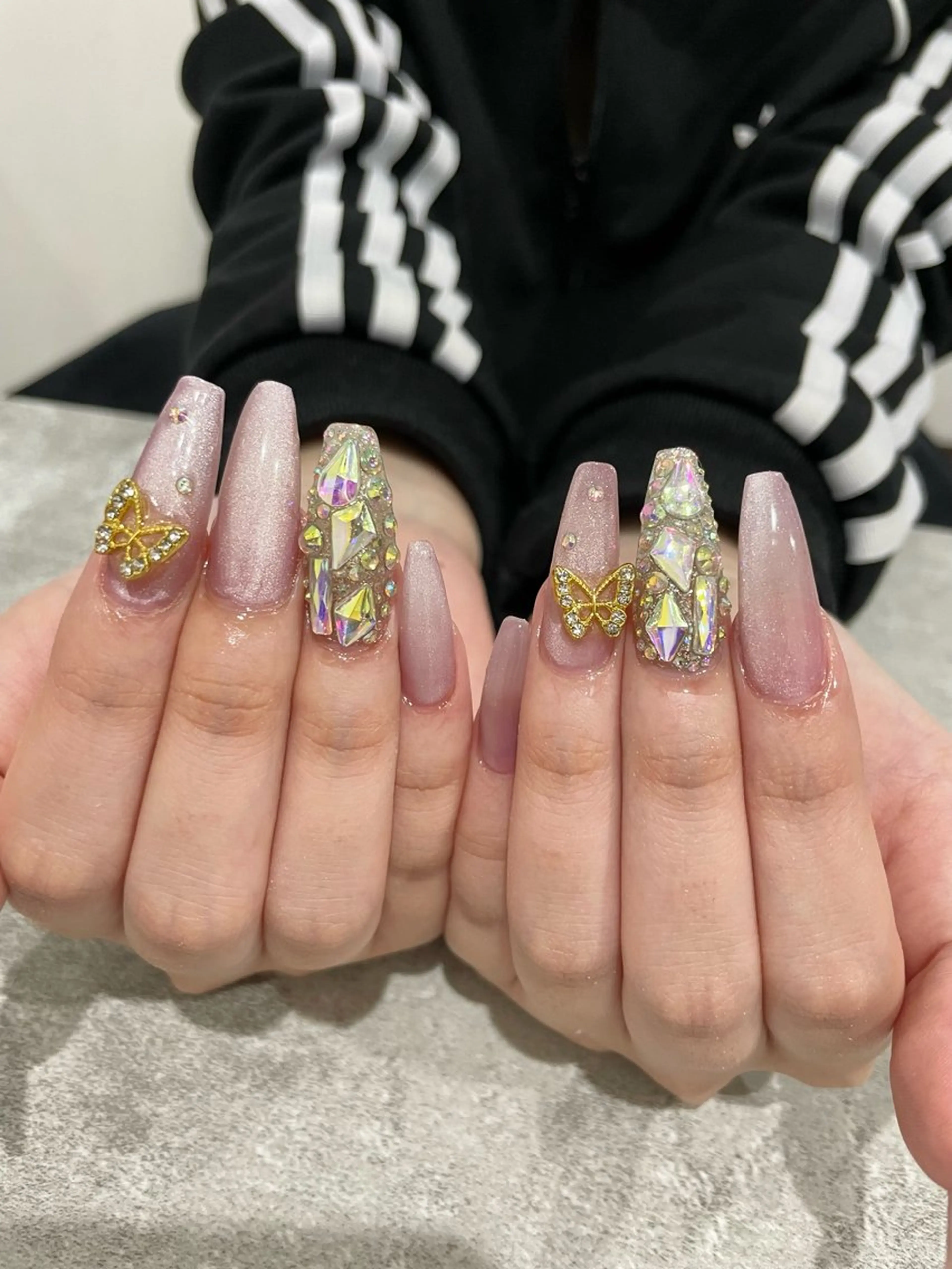 ネイル 持ち込み ハンドネイル Raviliss ♡のネイルデザイン