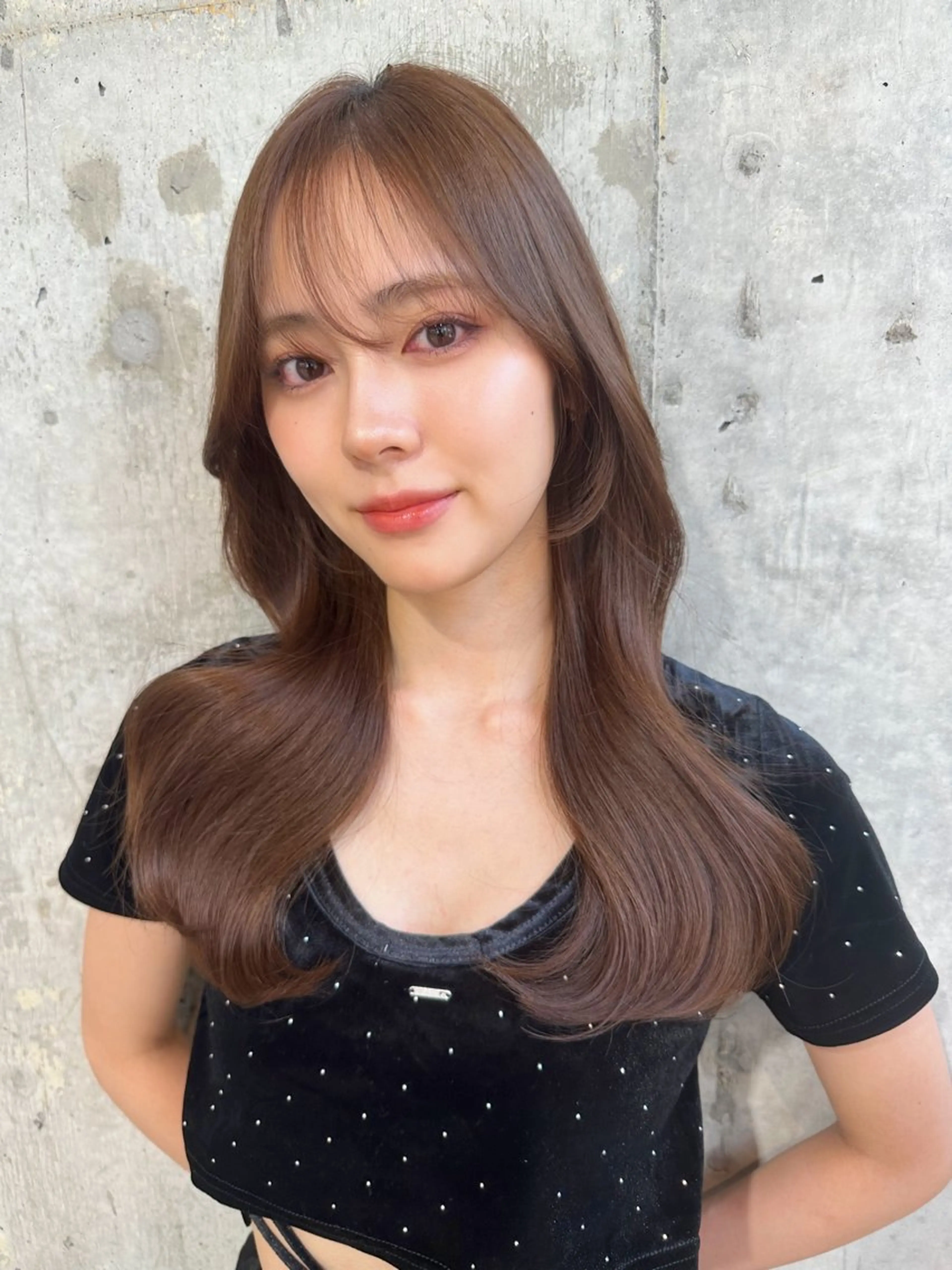 セミロング カラー ヘアアレンジ アッシュ ベージュカラー ブリーチ ケアブリーチ ショコラベージュ カット ヘアカラー トリートメント ヘッドスパ ヘアセット 新宿/韓国レイヤー 髪質改善カラー/角所のヘアスタイル