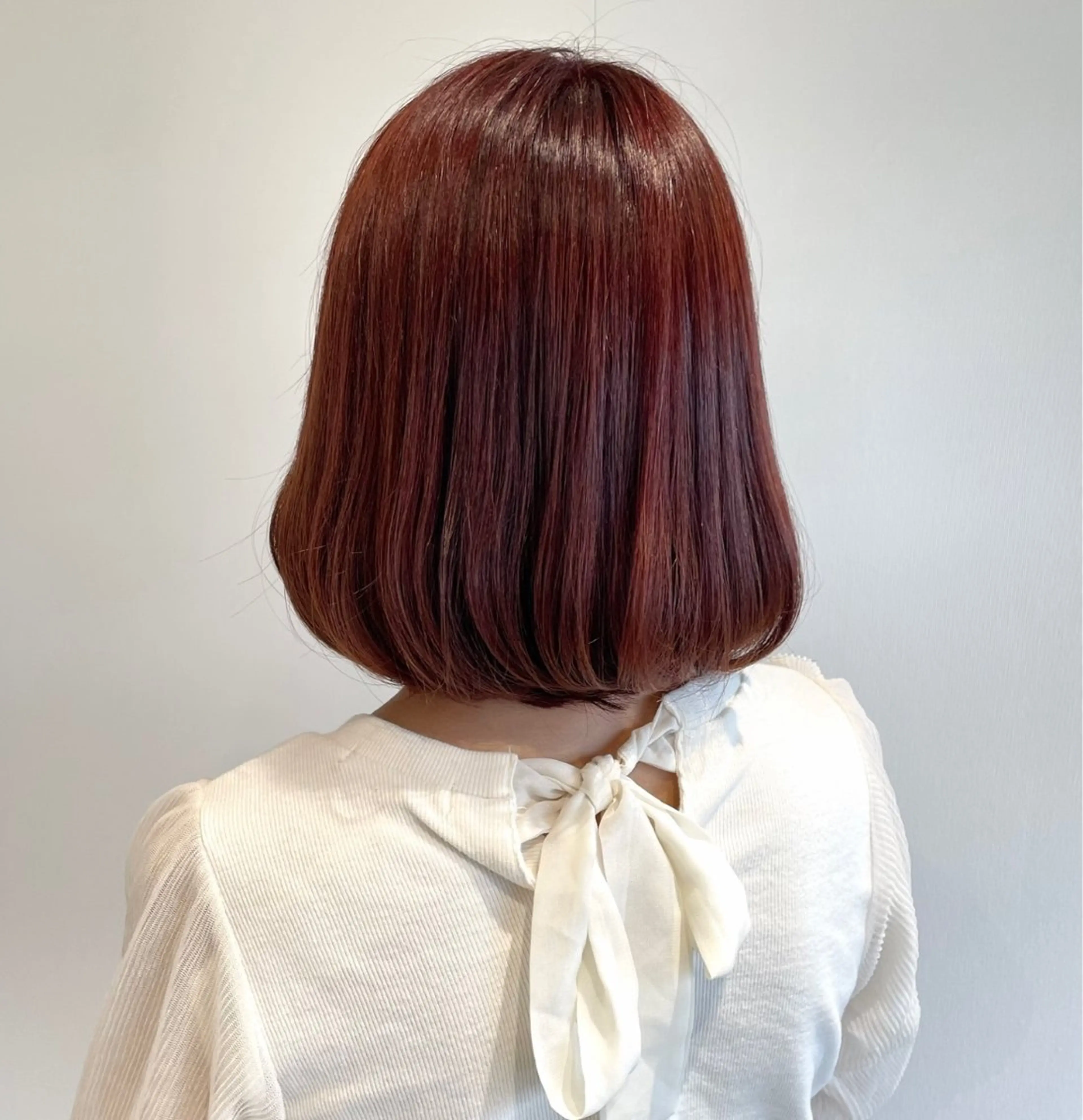 ミディアム ボブ レイヤーカット/ 艶カラー/亜澄のヘアスタイル