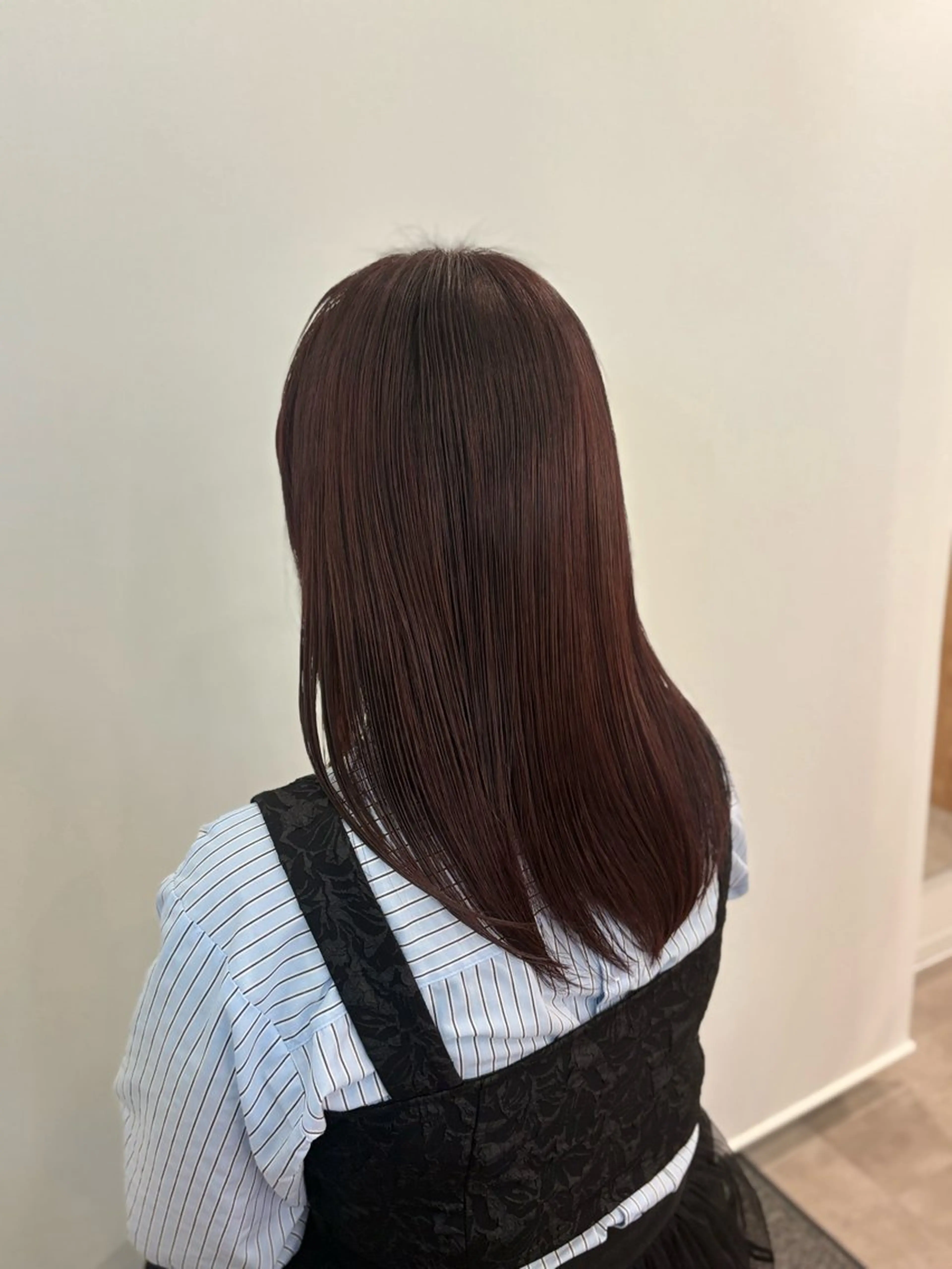 セミロング カラー ピンクカラー 山下 柚奈のヘアスタイル