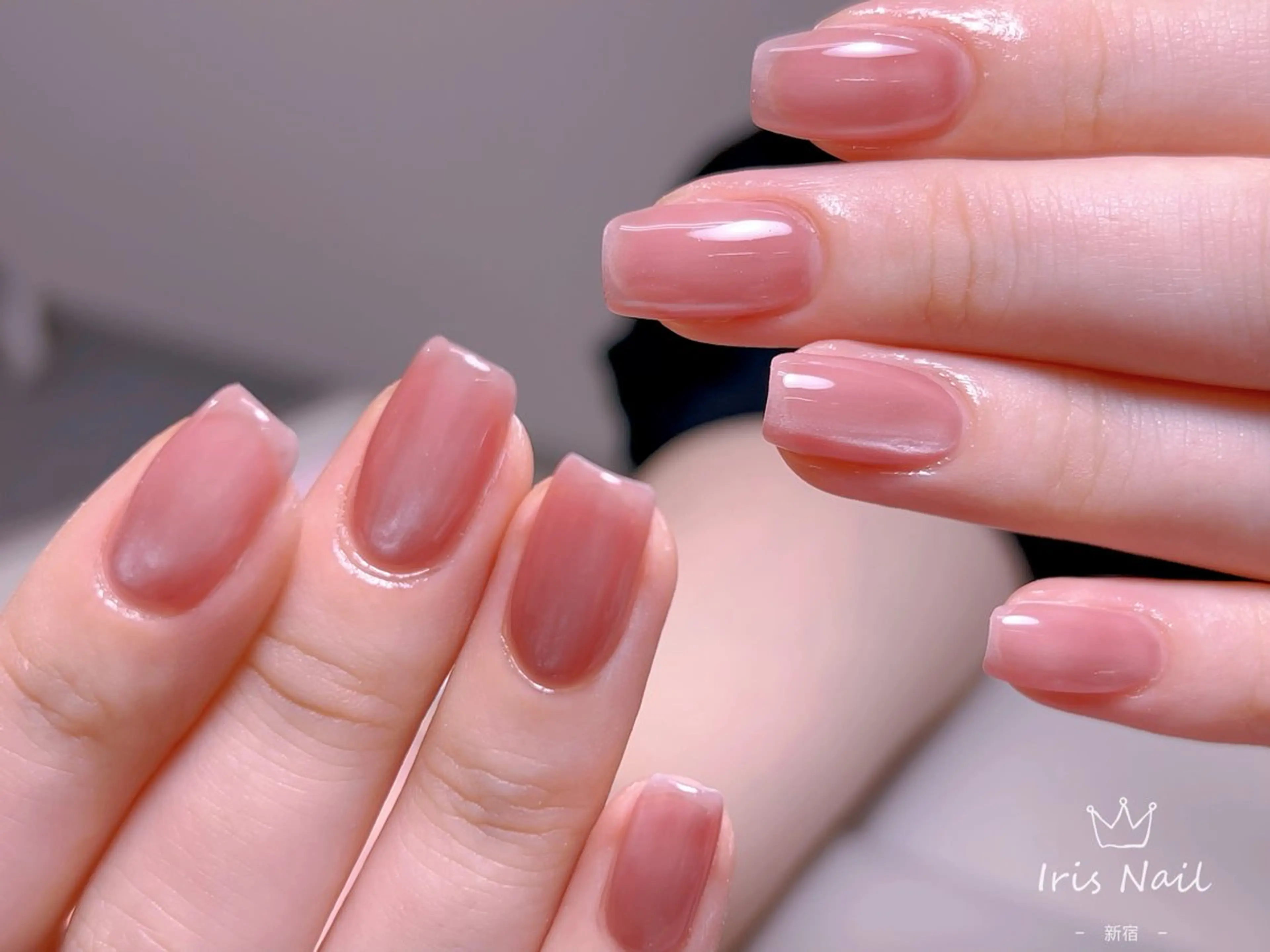 ネイル フレンチネイル ジェルネイル グラデーション 韓国ネイル マグネットネイル ハンドネイル 【長さ出し】 IRIS NAILのネイルデザイン