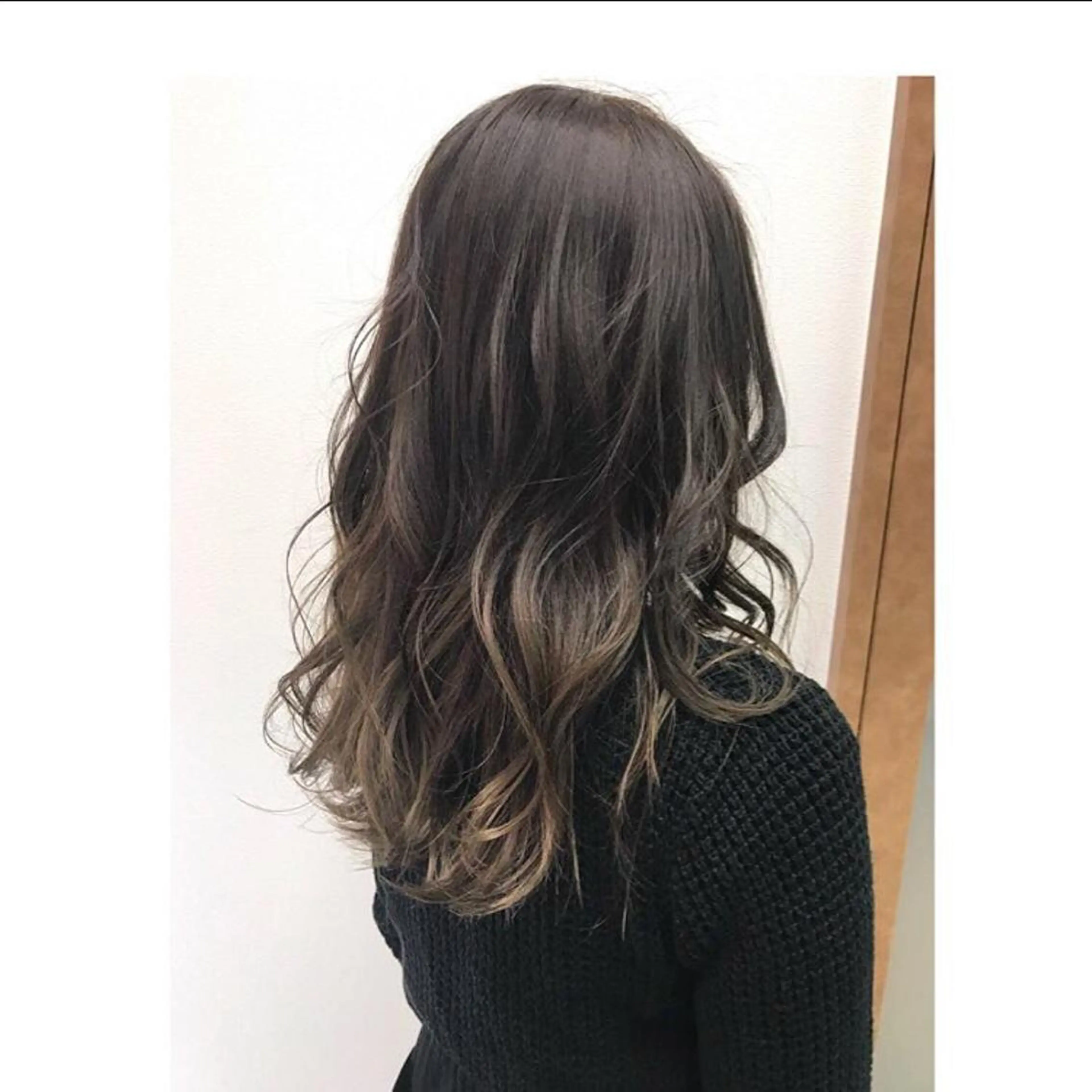 カラー アッシュ グラデーションカラー 🩵髪質改善🩵 韓国ヘア🩵花澤みりのヘアスタイル