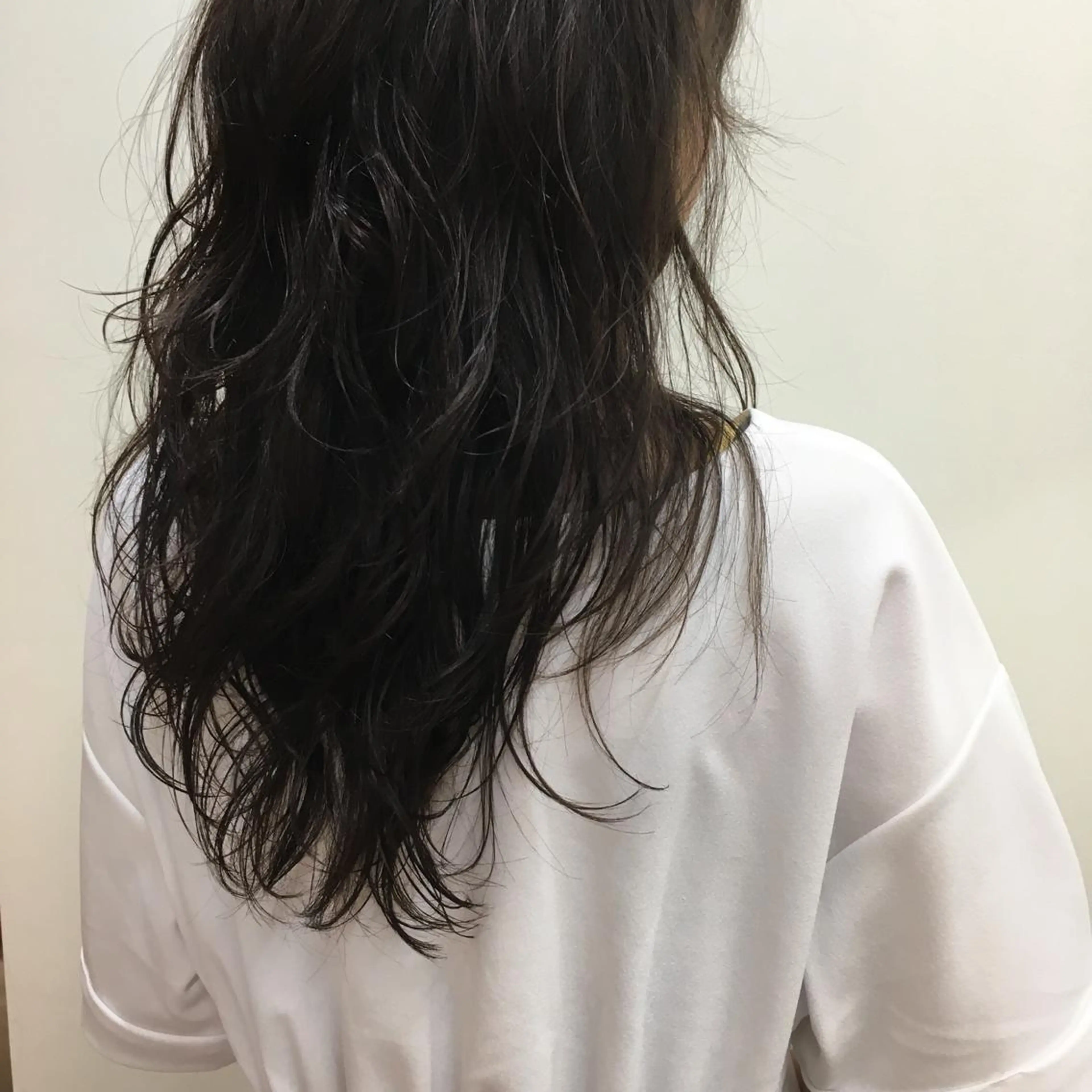 ロング パーマ ニュアンスパーマ AR.MARA hair  studio所属・ウェーブパーマ サトウヒカルのヘアスタイル