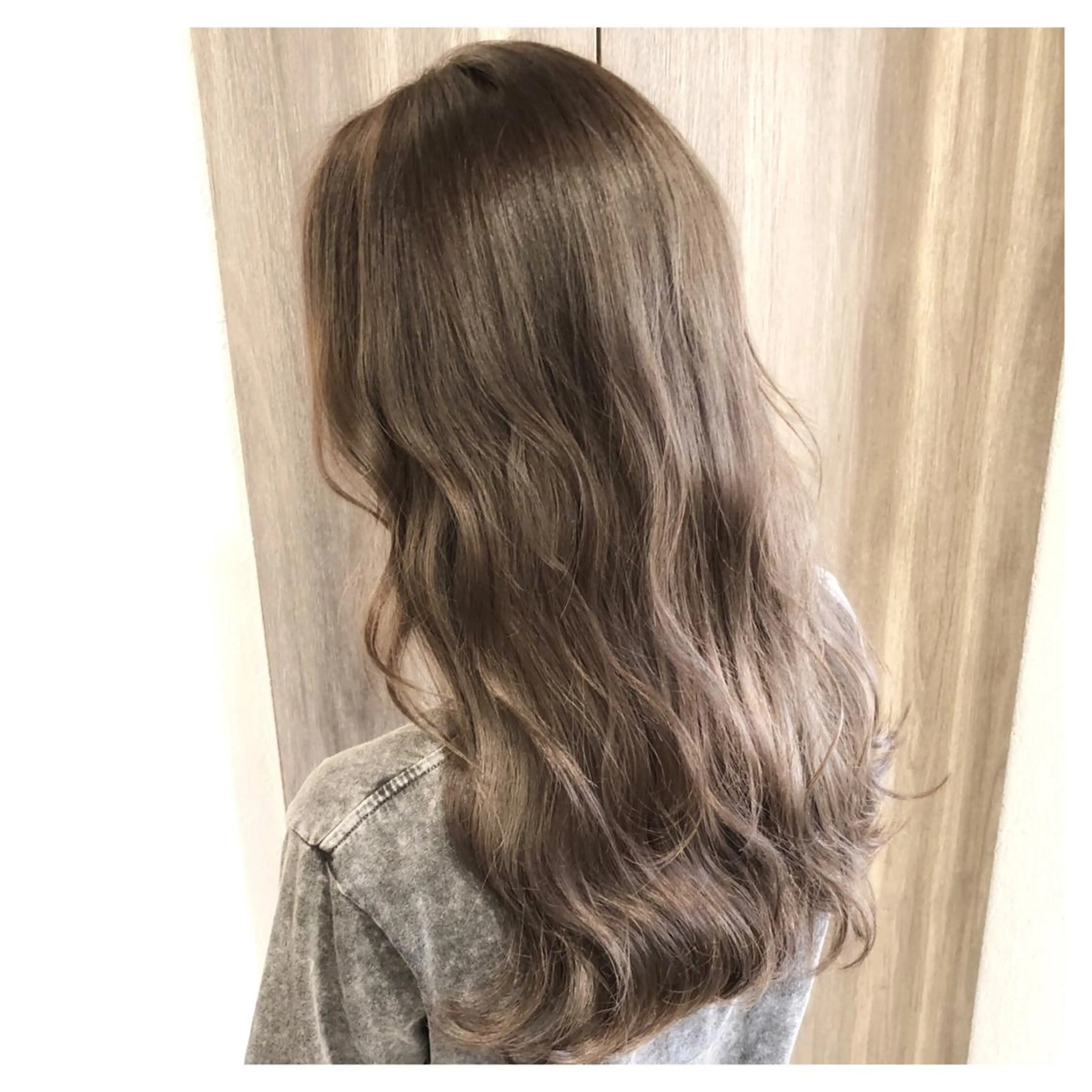 ロング カラー biscohair 髪にドラマを。のヘアスタイル