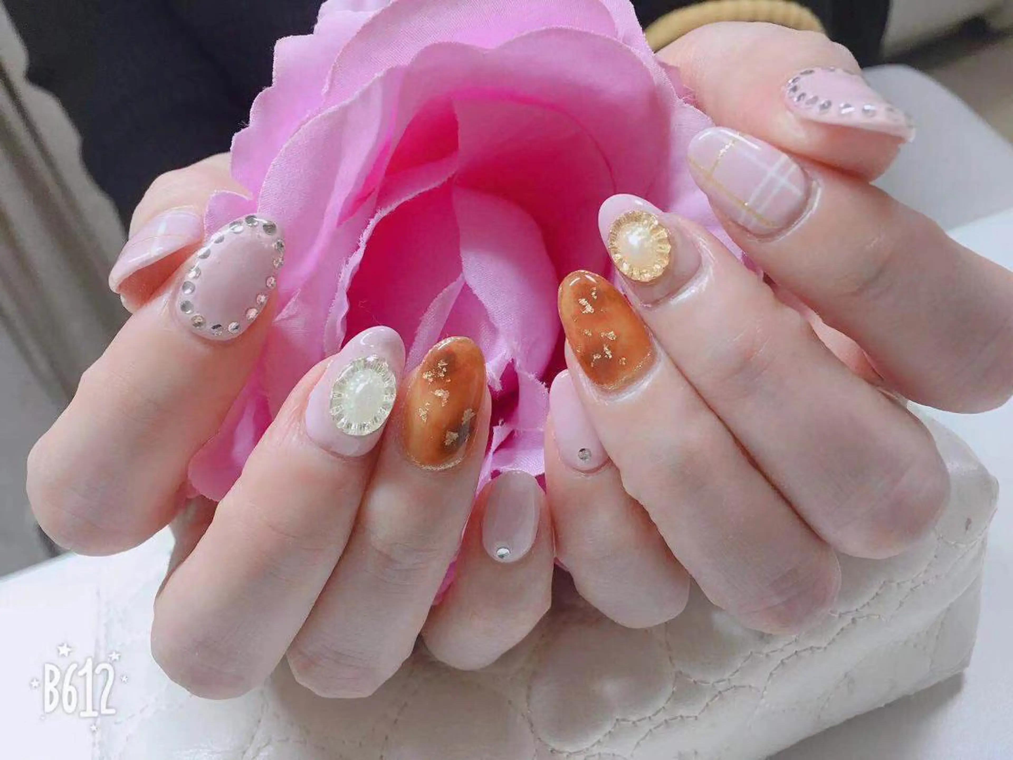 ネイル yuni所属・Nail salon yuriのネイルデザイン