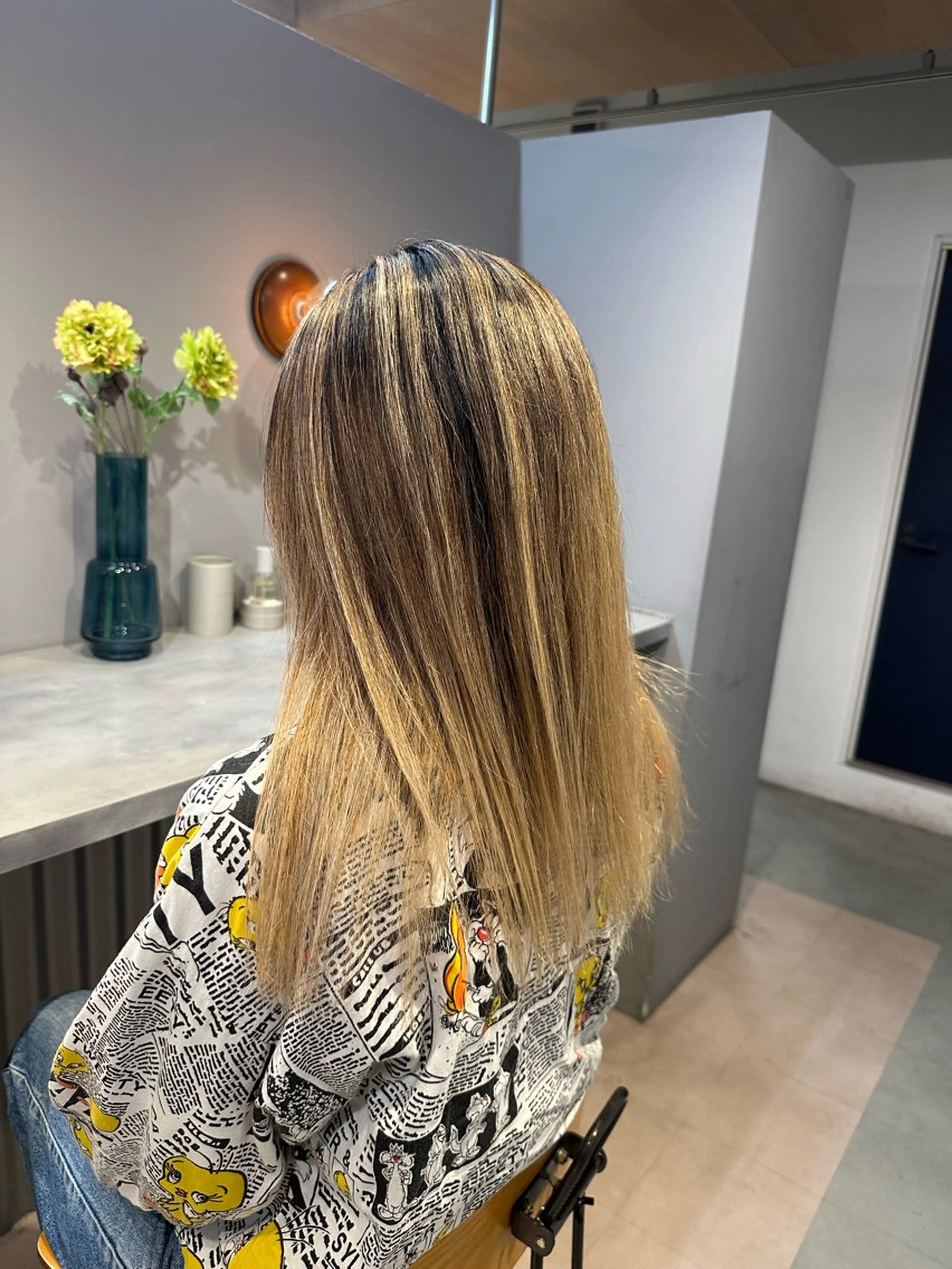 セミロング カラー ヘアカラー トリートメント 💖ハイライト/ハイ トーン💖MIKIのヘアスタイル