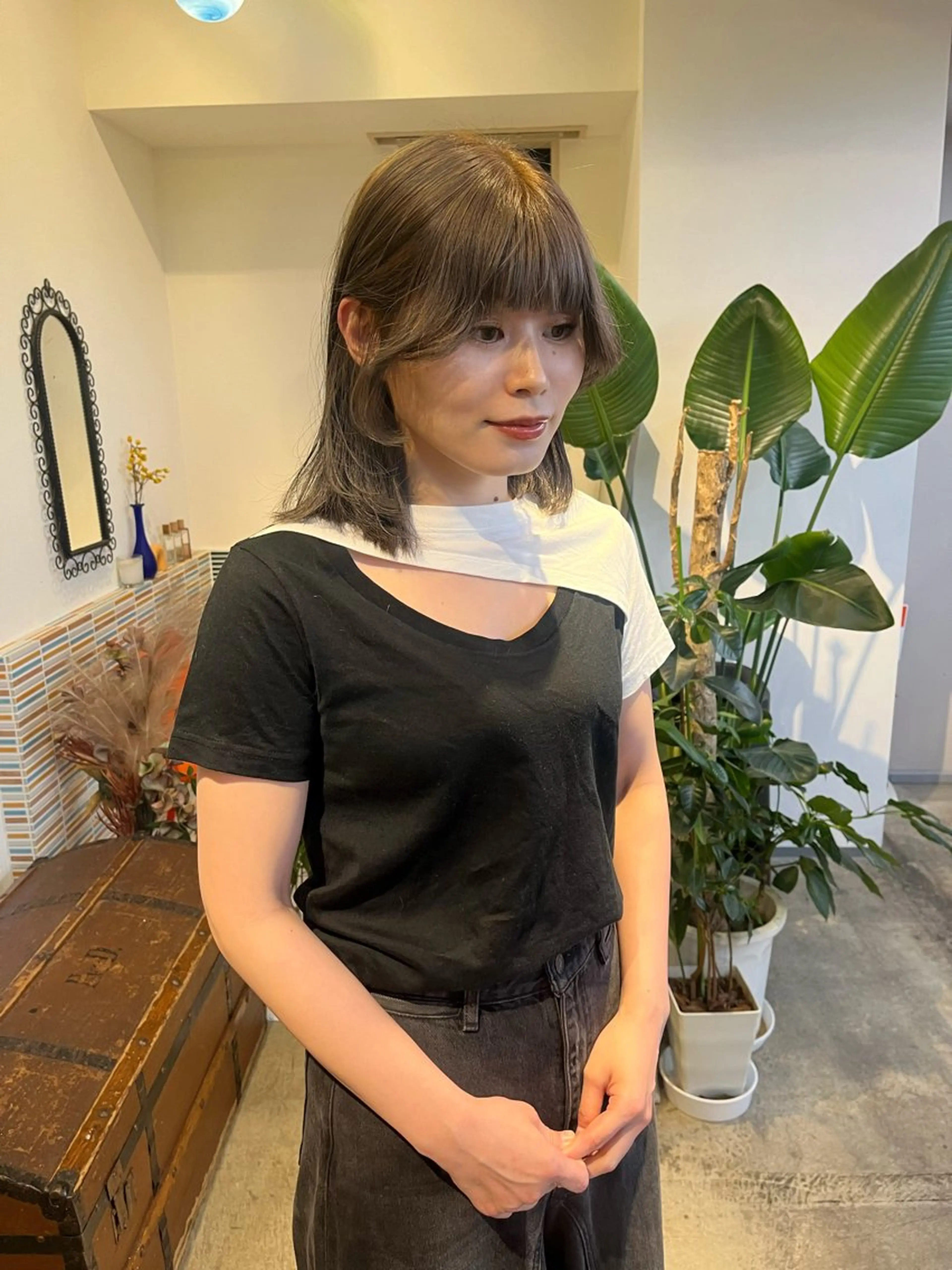 ミディアム カラー ブリーチ 透明感カラー オリーブグレー カット ヘアカラー トリートメント 🩷ハイトーン透明感 レイヤー🩷ユリカのヘアスタイル