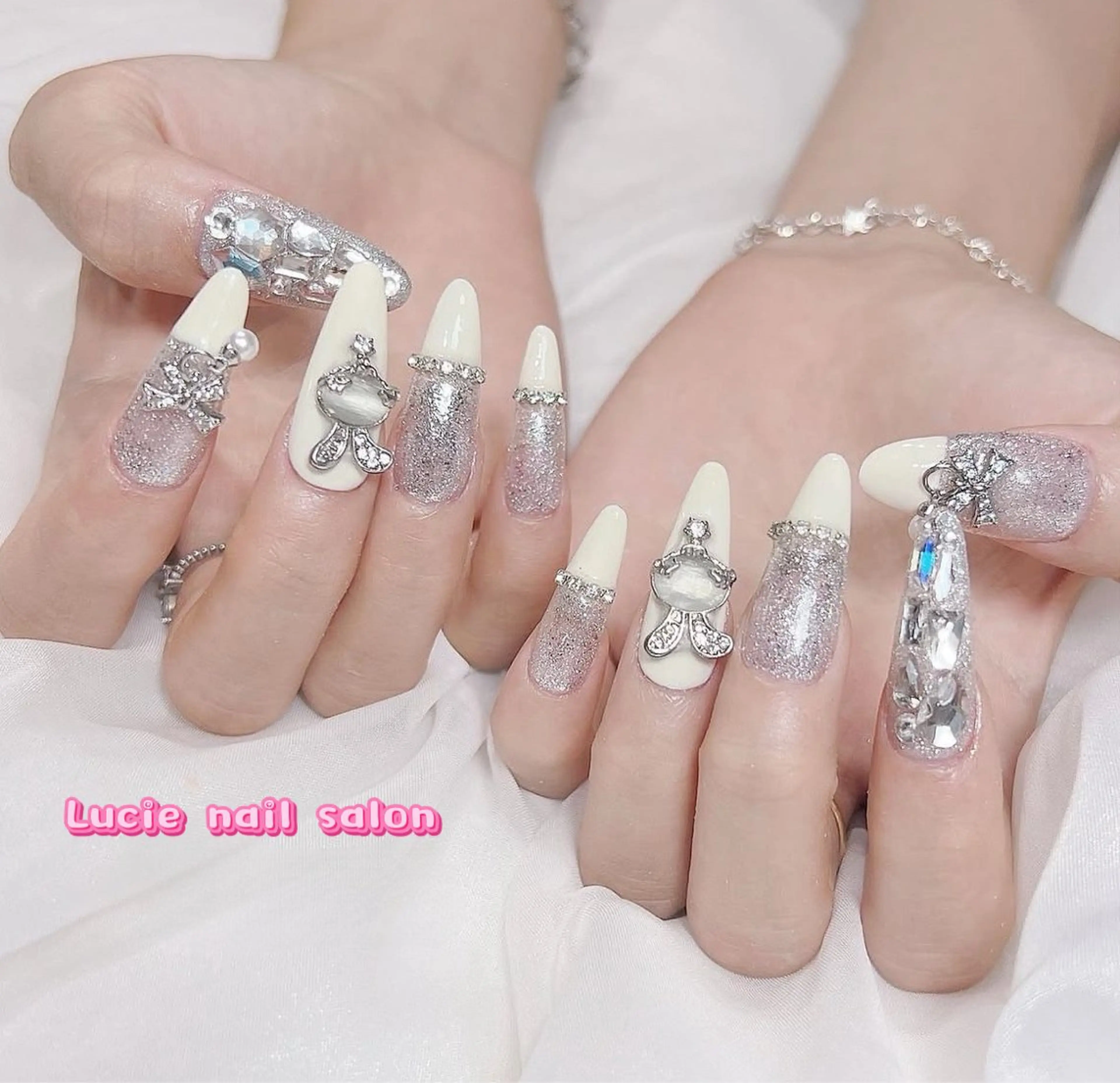 ネイル フレンチネイル ジェルネイル グラデーション 持ち込み オフィスネイル ハンドネイル LUCIE NAIL所属・LUCIE NAILのネイルデザイン