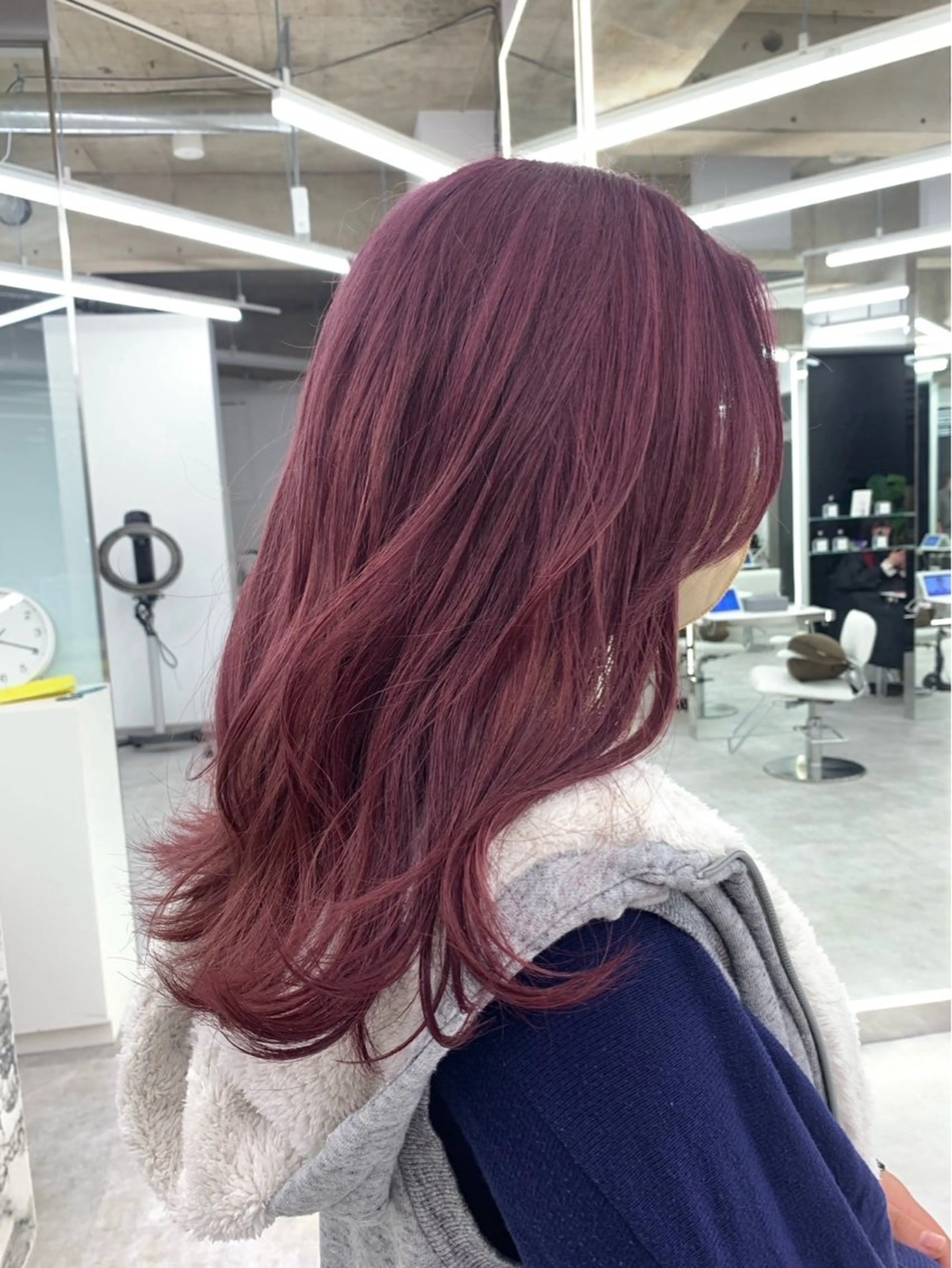 セミロング あおき いおりのヘアスタイル