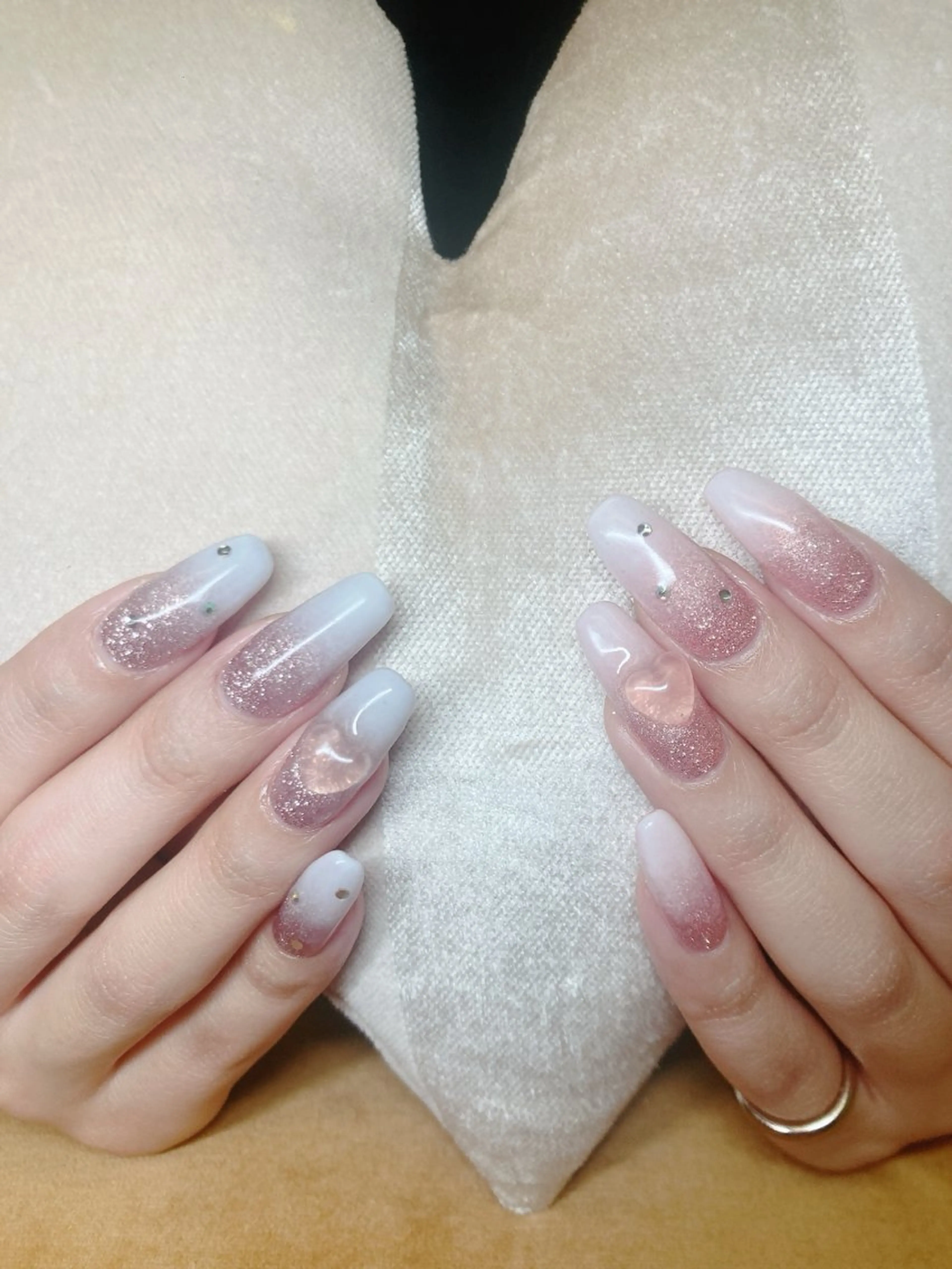 ネイル ECLAT エクラ所属・寺山 千鶴のネイルデザイン