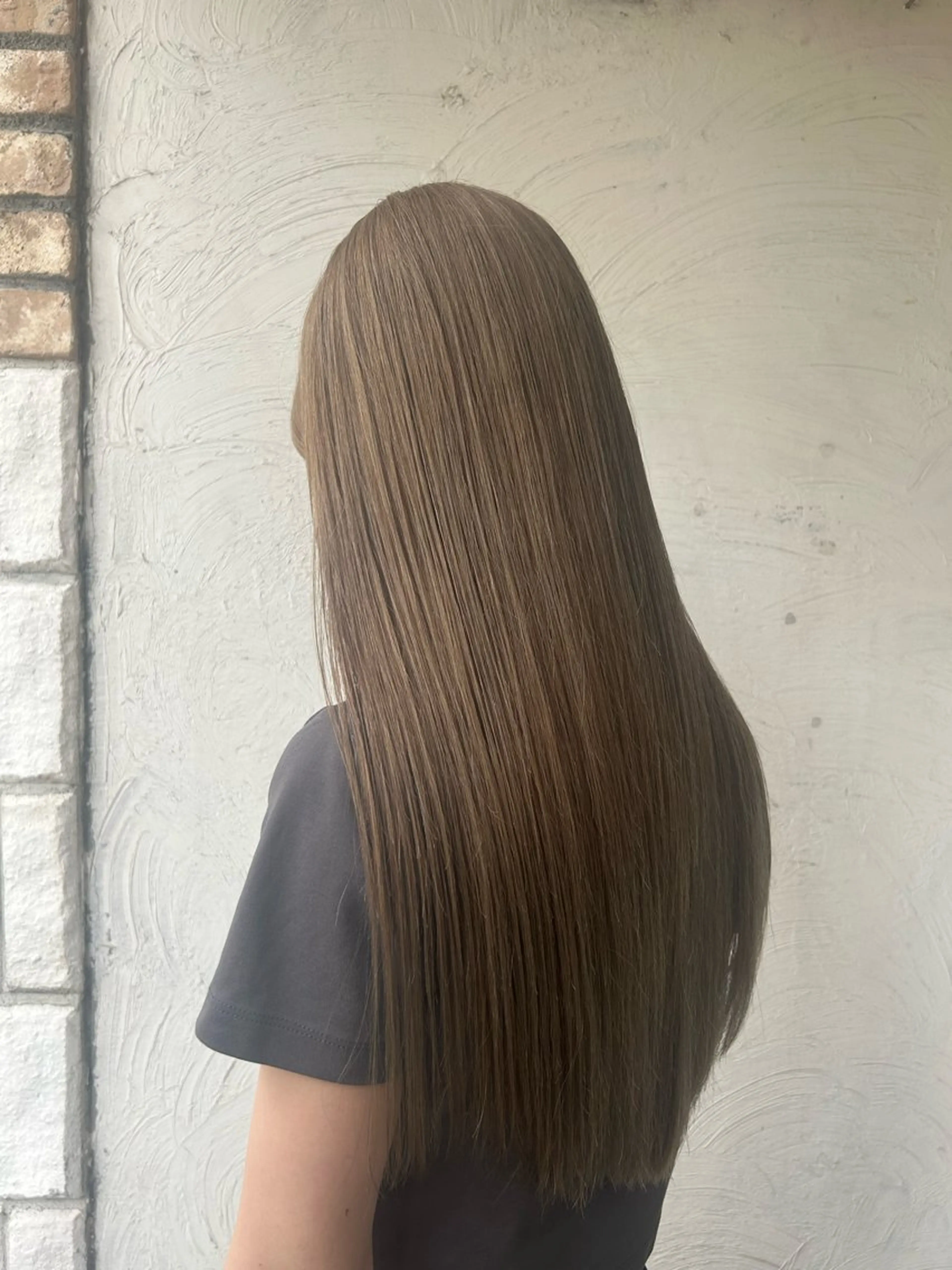 ロング カラー ベージュカラー ブリーチ ハイトーンカラー ミルクティーベージュ ブリーチ/レイヤー 💙ayame💙のヘアスタイル