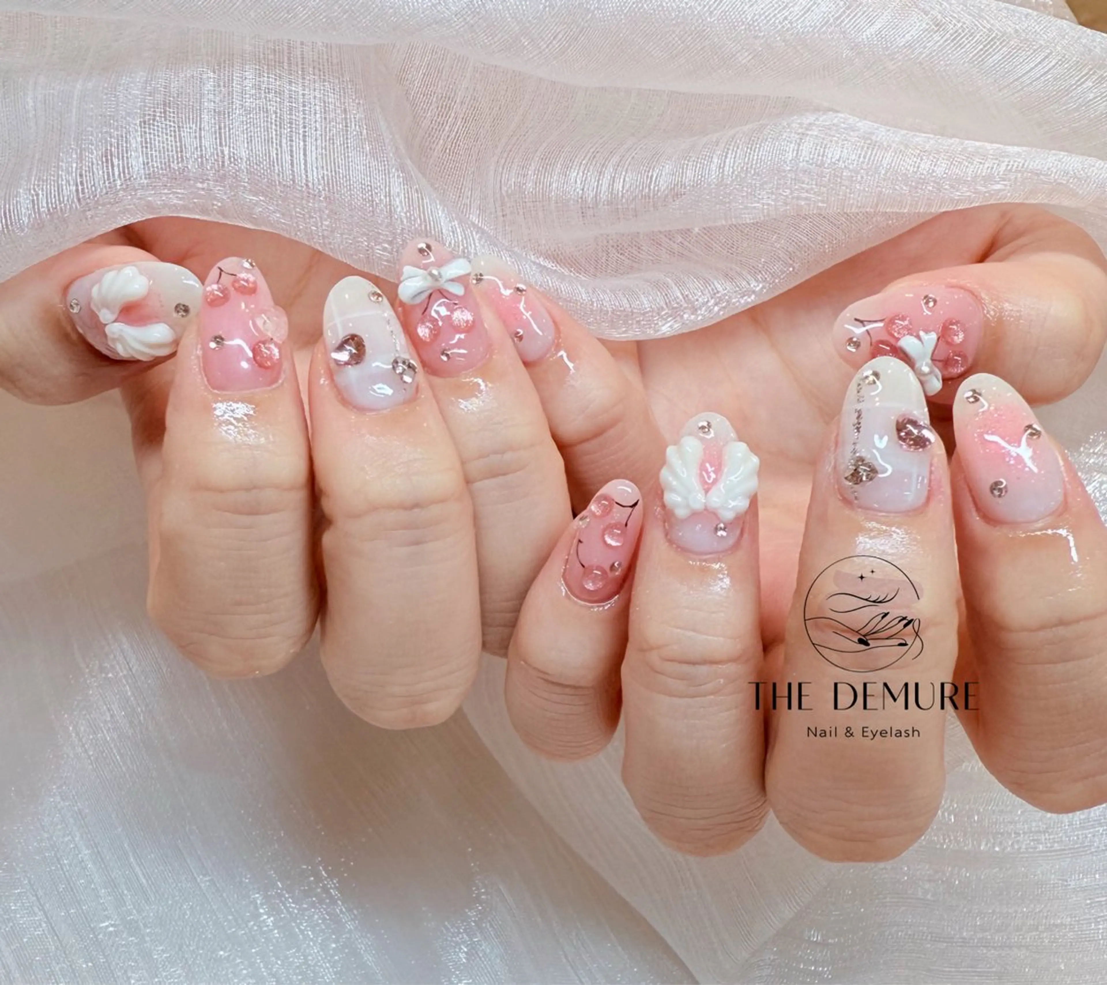 ネイル アートネイル 韓国ネイル マグネットネイル オフィスネイル スカルプネイル ハンドネイル ハンドケア NailDemure 【銀座店】のネイルデザイン