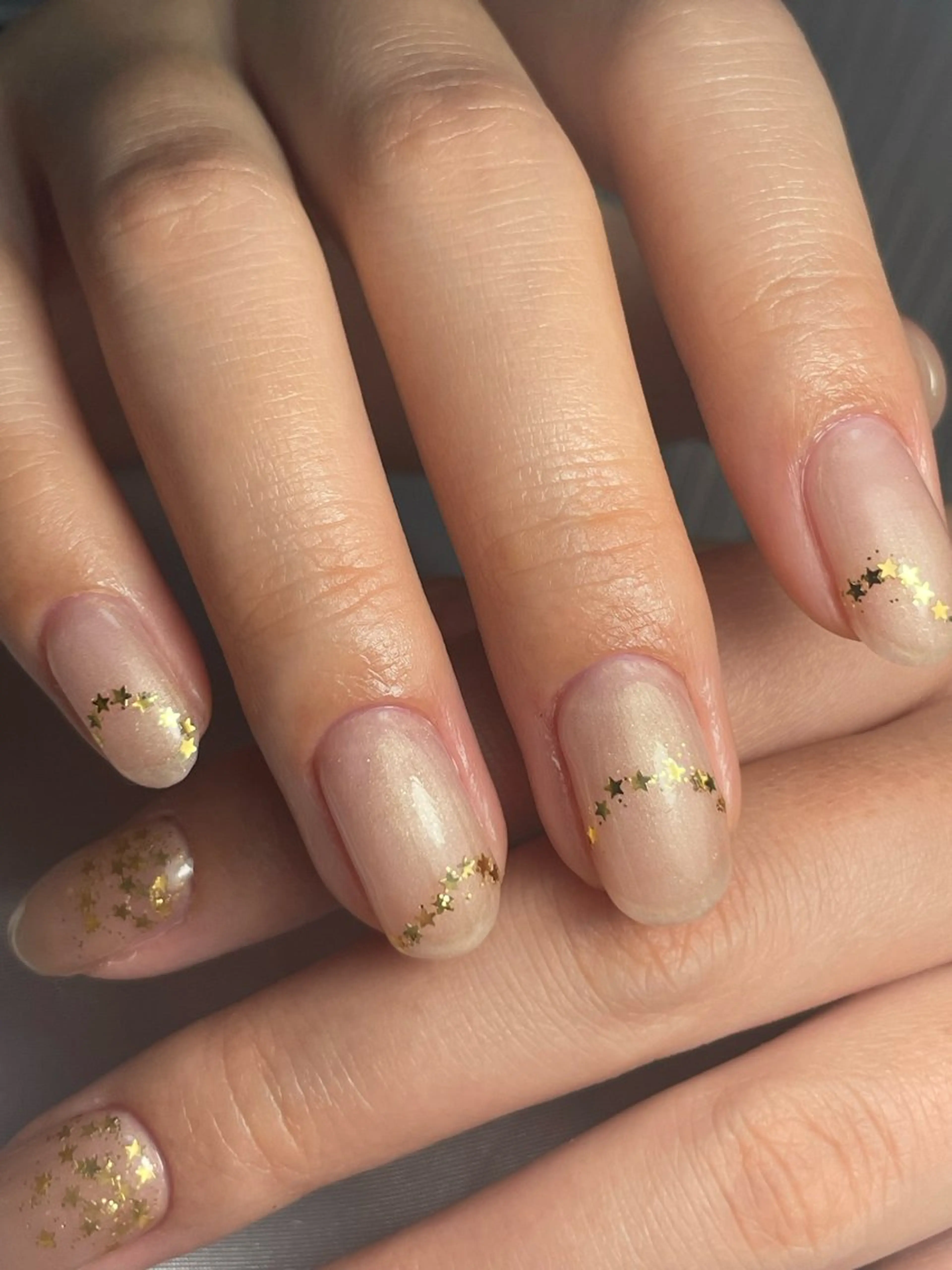 【流行デザイン】マグネット➕星orハートのキラキラホログラム10本指デザインのせ(オフ込爪周りケア付)🌈フィルインの写真