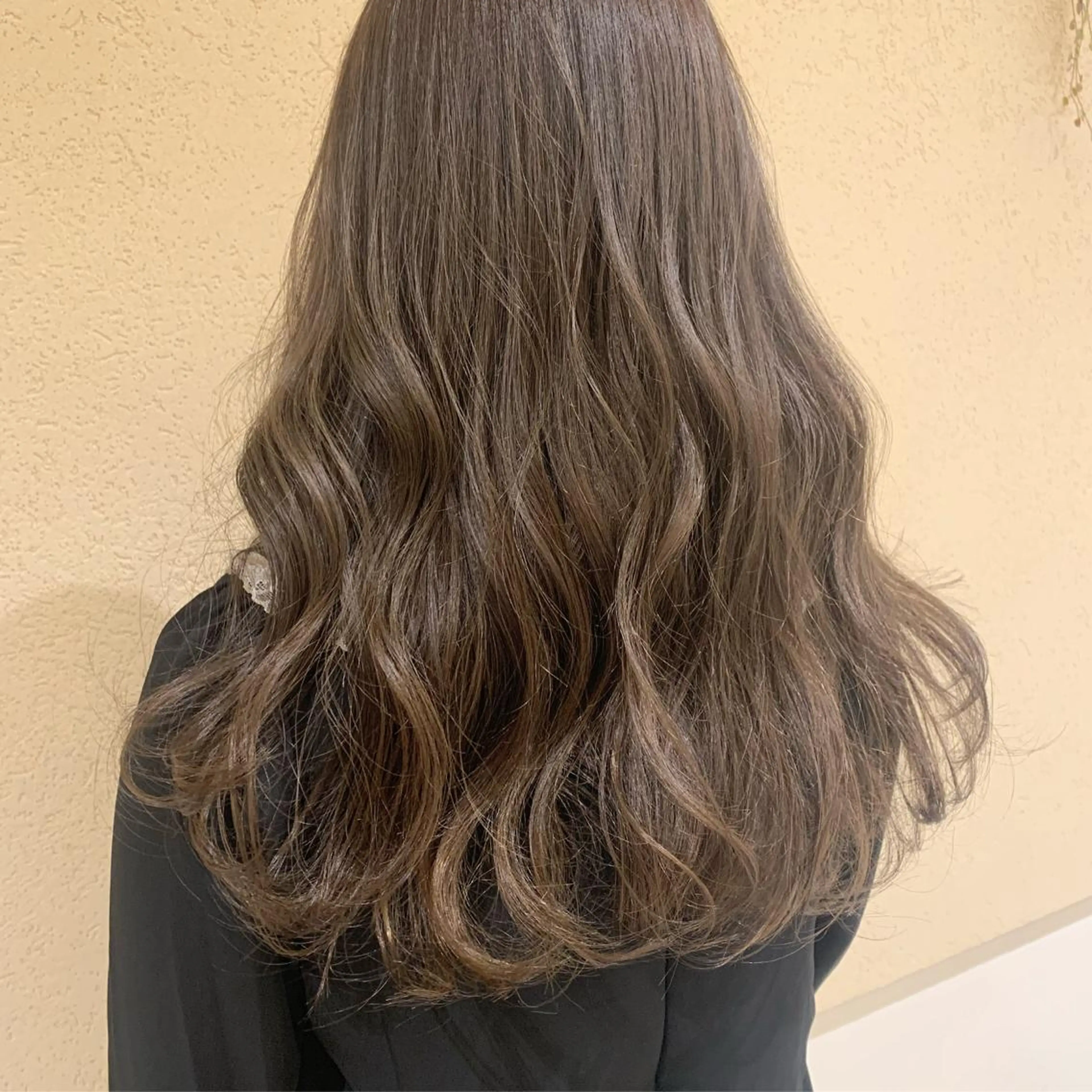 🐻‍❄️ブリーチなし🐻‍❄️ブリーチなしでつくる明るめカラー＋シルクトリートメント🤍コテ巻きorブロー🤍💫の写真