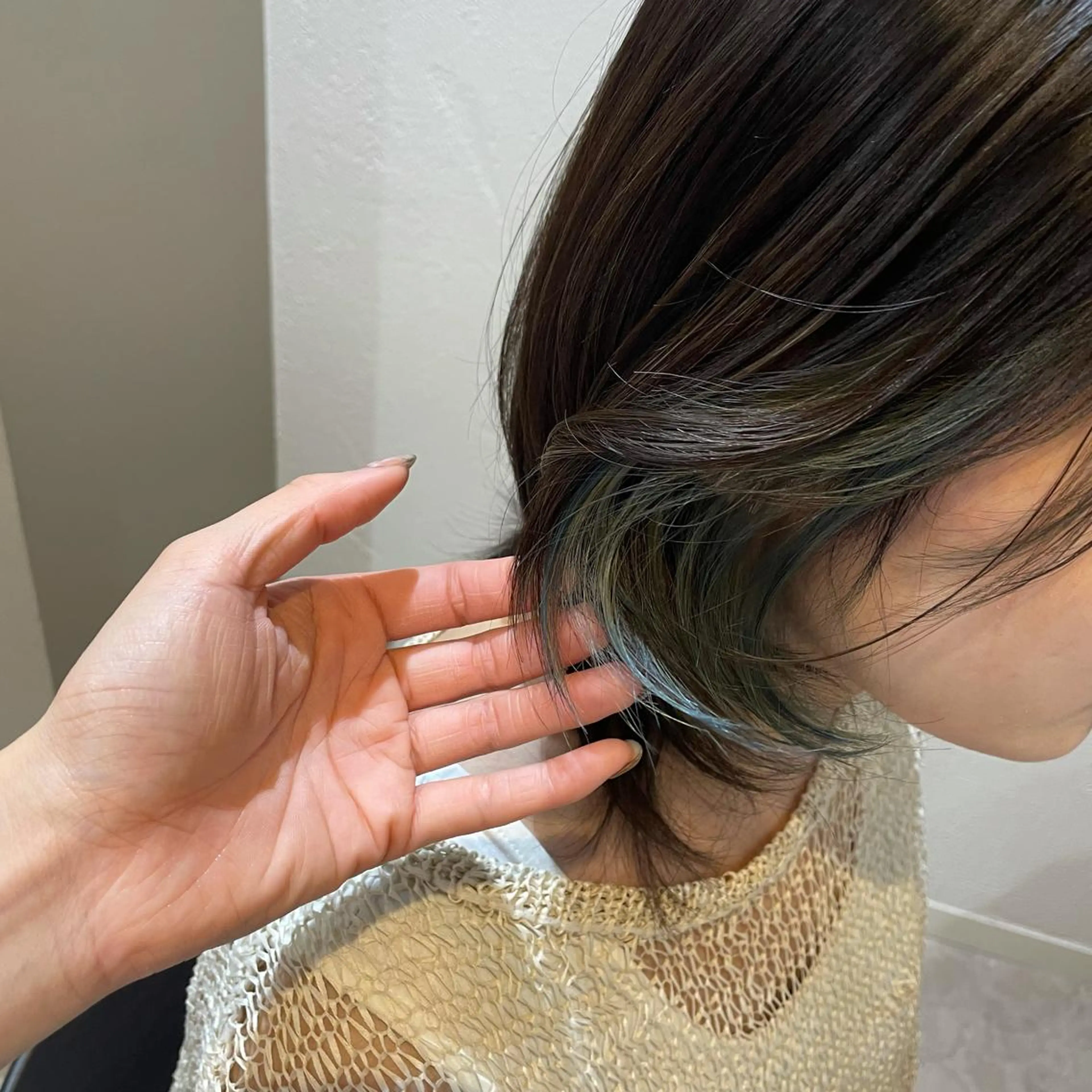 カラー ミストバング ブルーカラー フェイスフレーミング カット ヘアカラー 韓国レイヤーカット 🫧大阪梅田レイヤーのヘアスタイル