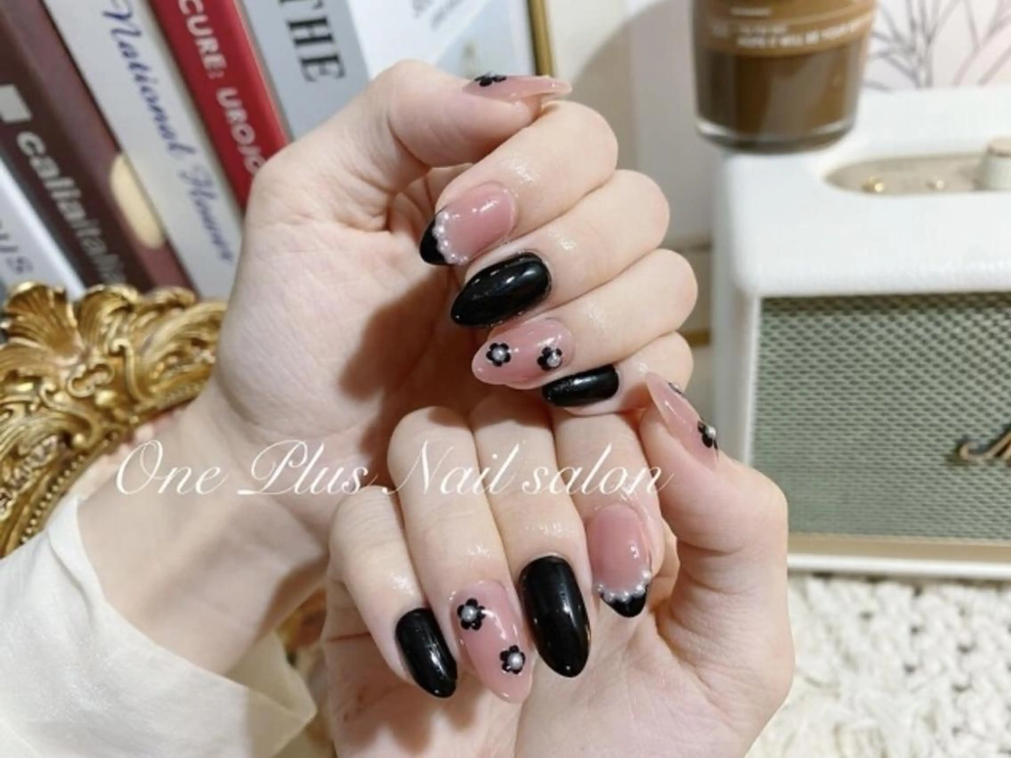 ネイル ジェルネイル キラキラネイル 韓国ネイル ラメ(グリッター) マグネットネイル ハンドネイル One plus StudioNailのネイルデザイン