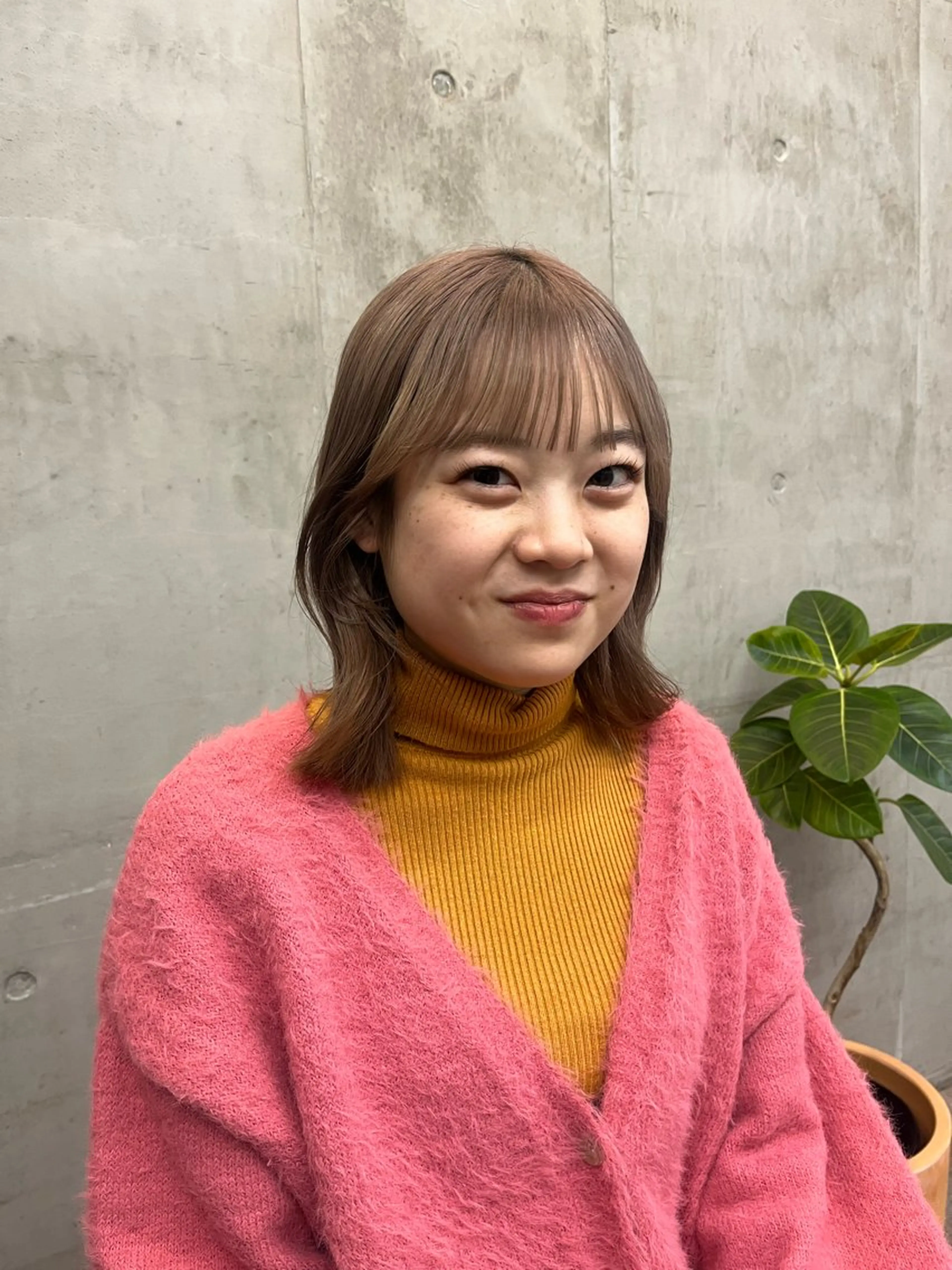 ミディアム カラー 顔周りカット 韓国風ヘア 似合わせカット カット SALT WATER所属・🫐 𝐌𝐚𝐨 🫐似合わせcutのヘアスタイル