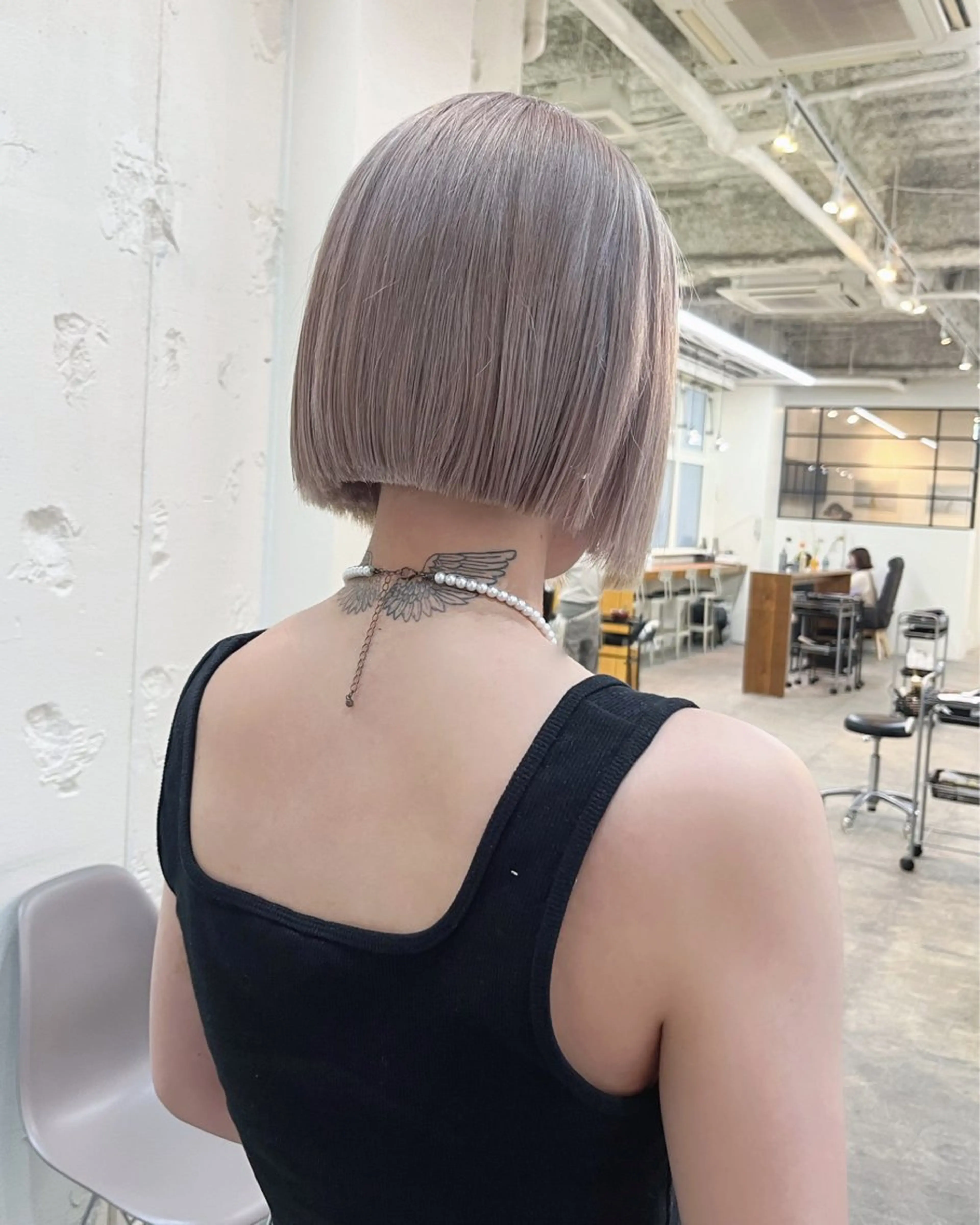 ショート カラー ベージュカラー ホワイトベージュ ボブ カット ヘアカラー トリートメント ハイトーン🦢 Natsumiのヘアスタイル