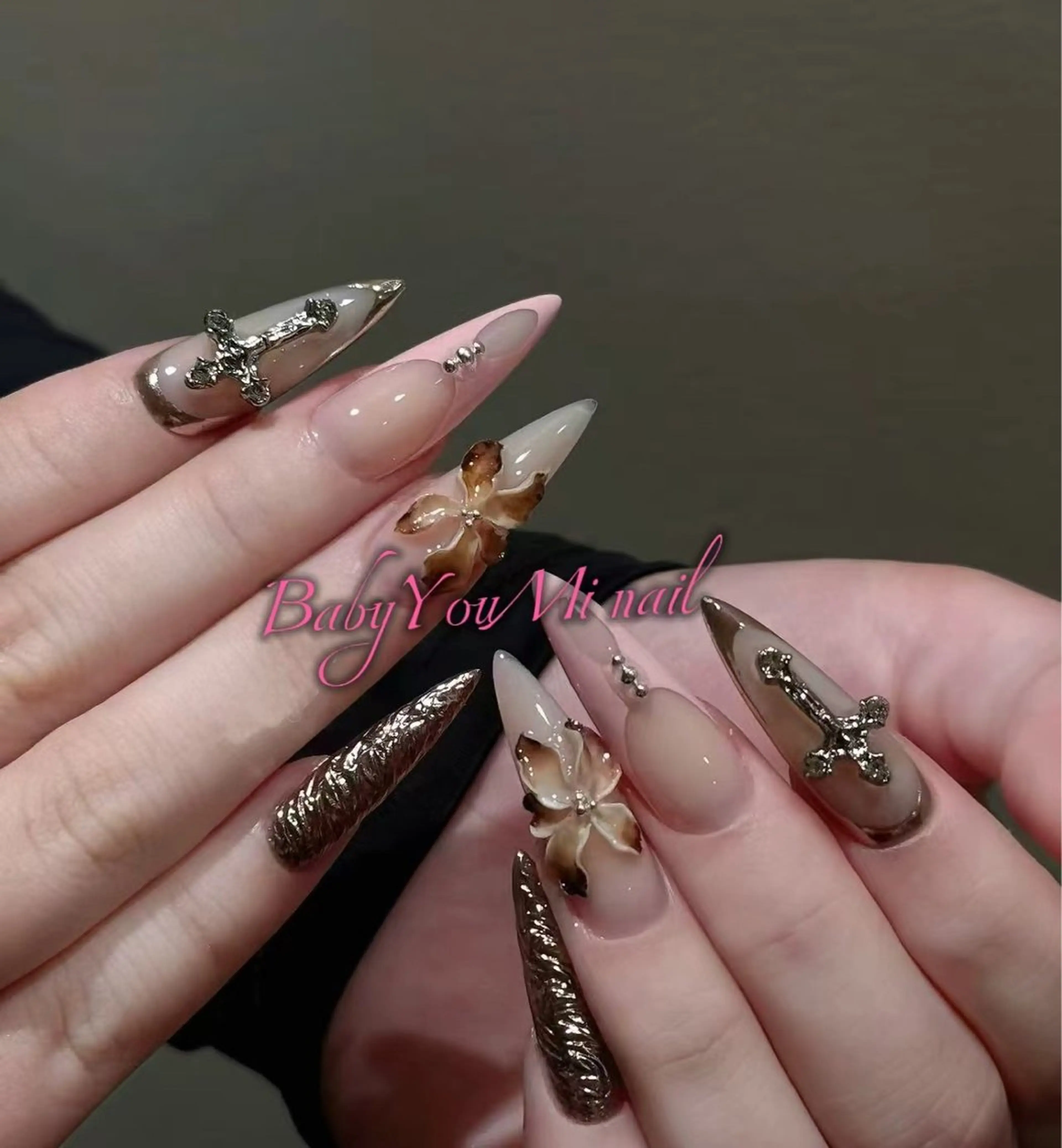 ネイル オーロラネイル フラワーネイル フットネイル フレンチネイル ジェルネイル ハンドネイル BabyYouMi ねねのネイルデザイン