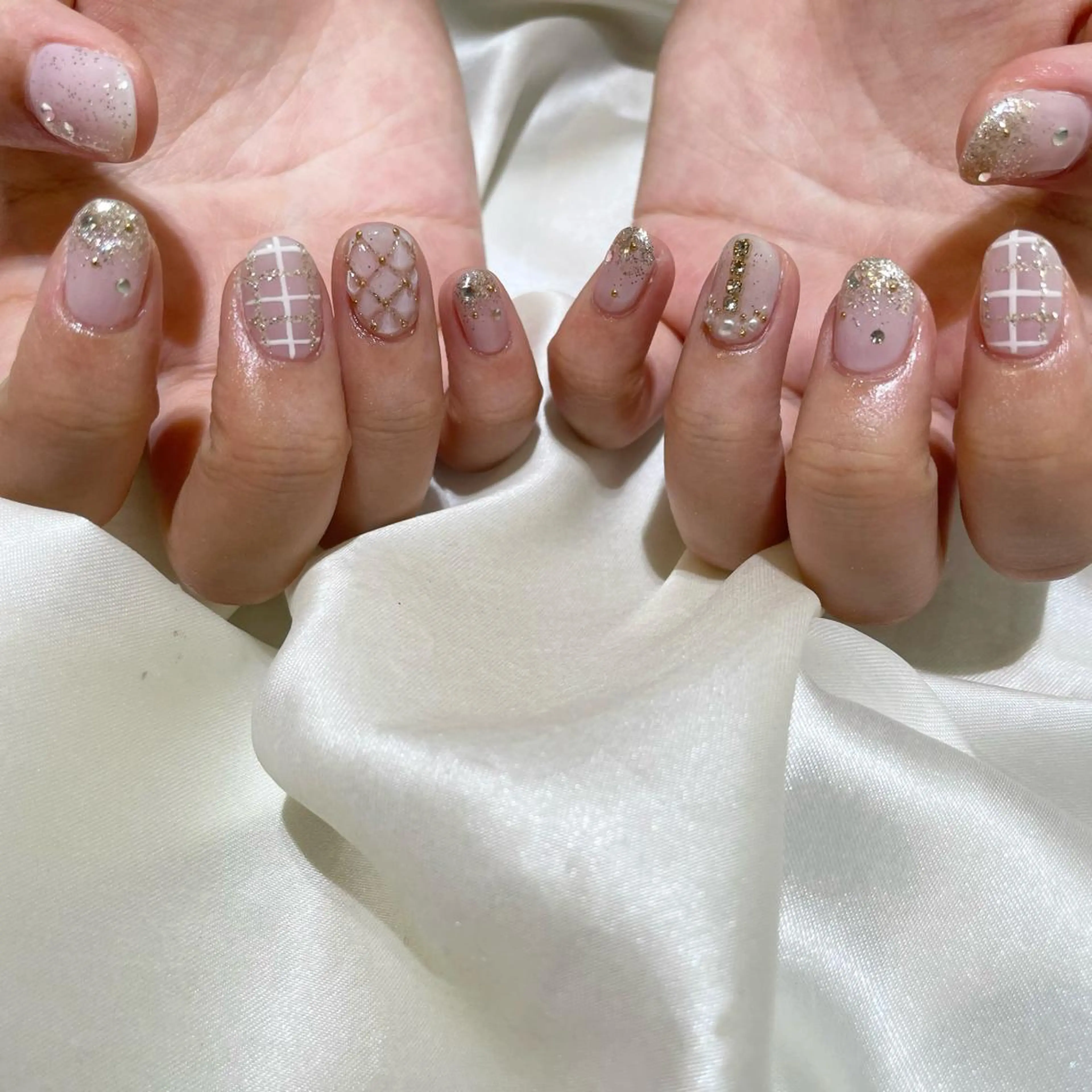 ネイル ガーリー 韓国ネイル マグネットネイル ミラーネイル ニュアンスネイル classic 新横浜所属・山田 暉のネイルデザイン