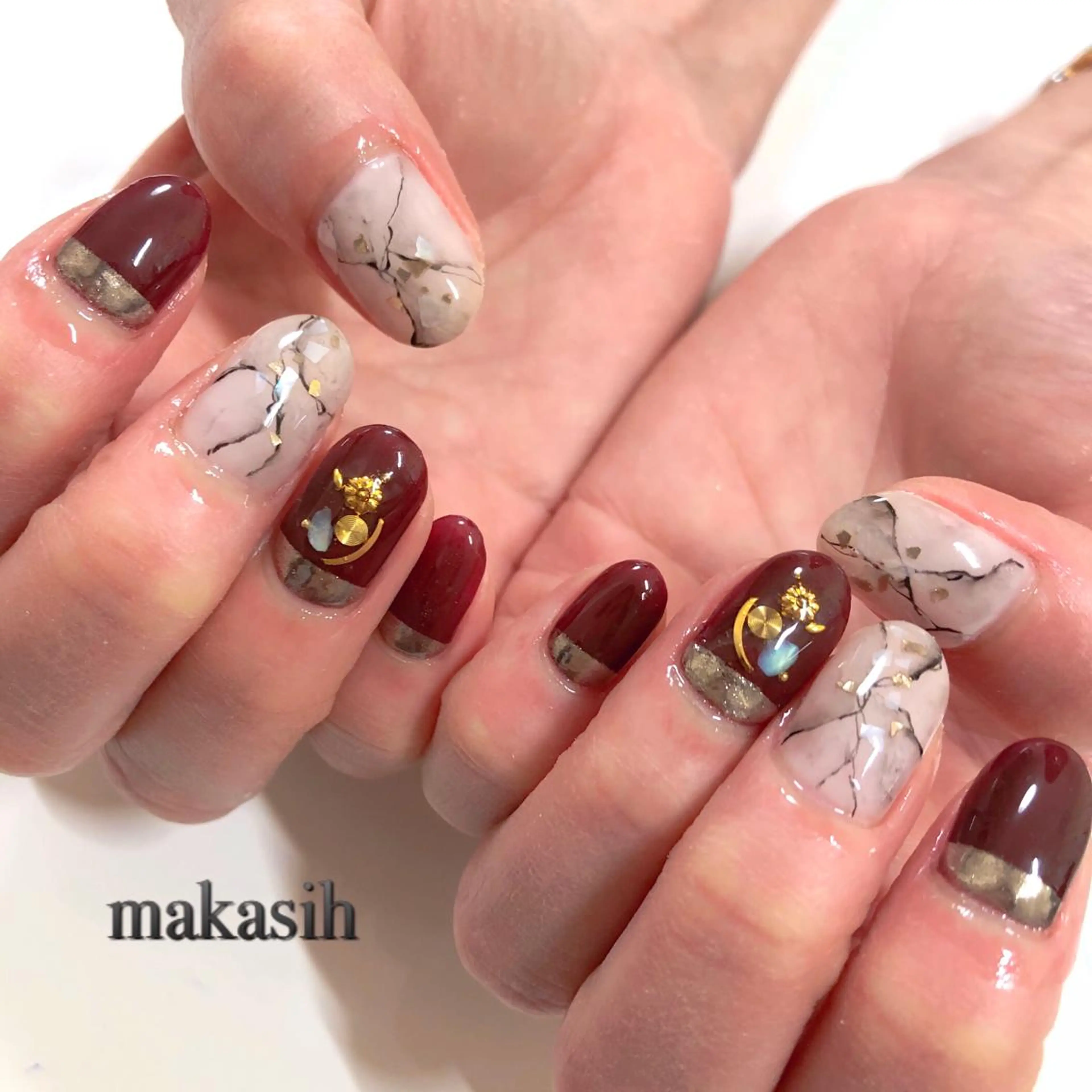 ネイル 大理石ネイル(マーブル) 赤色 濱田 美菜子のエステ・リラクイメージ