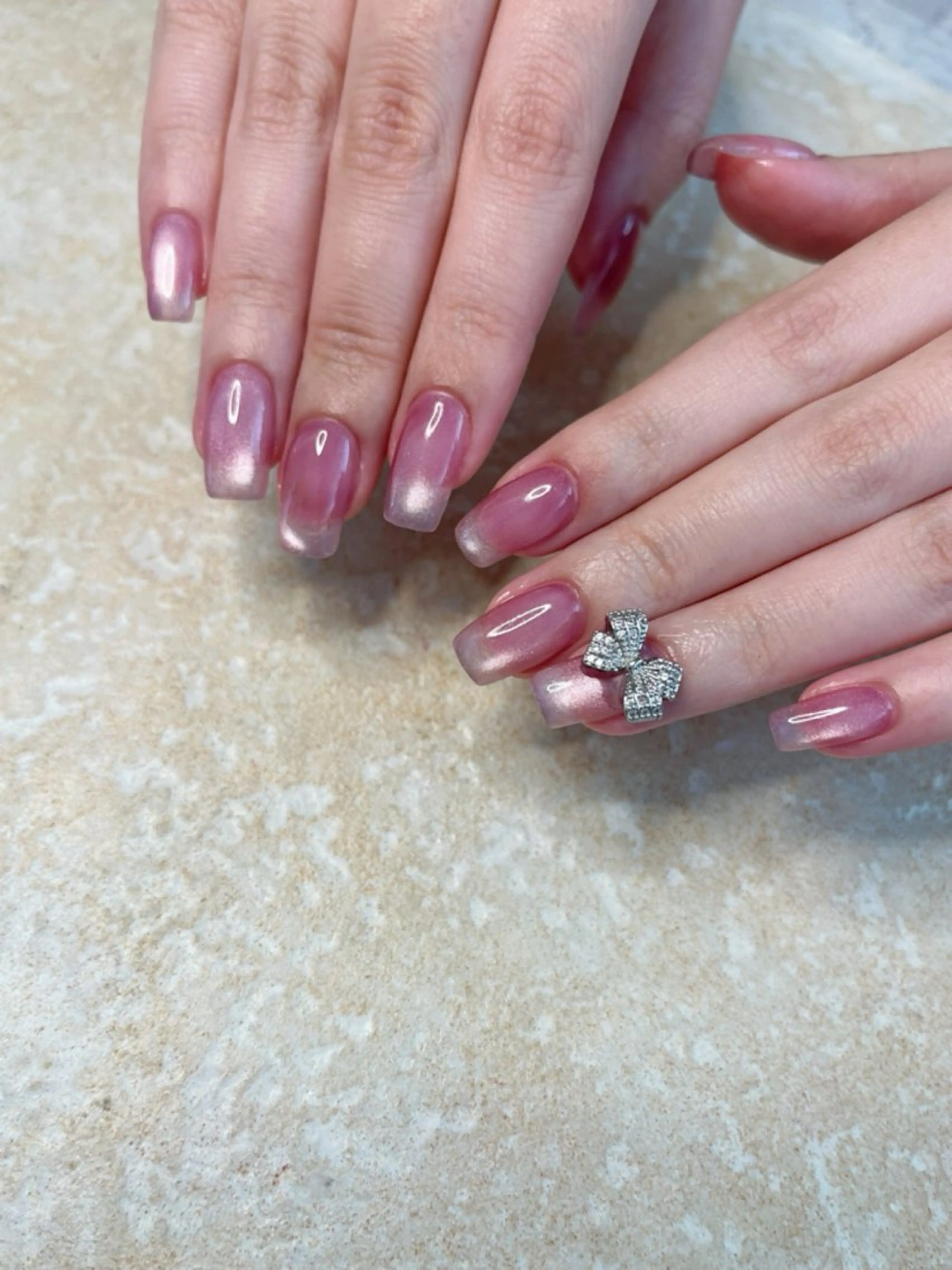 ネイル リボン Berry coco nail所属・Berry coco SAIKAのネイルデザイン