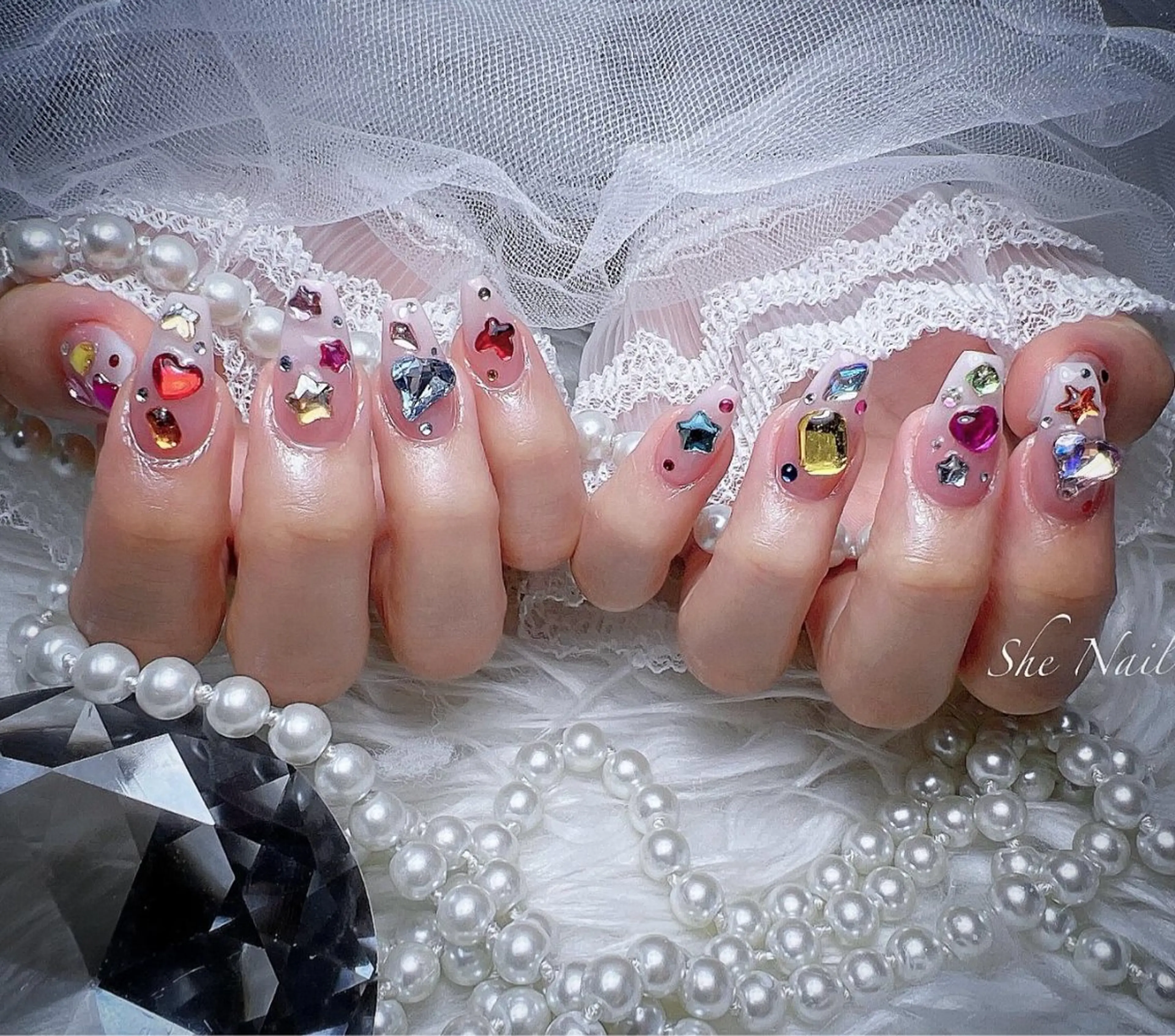 ネイル グラデーション キラキラネイル She   Nail所属・ISA_ BELLAのネイルデザイン