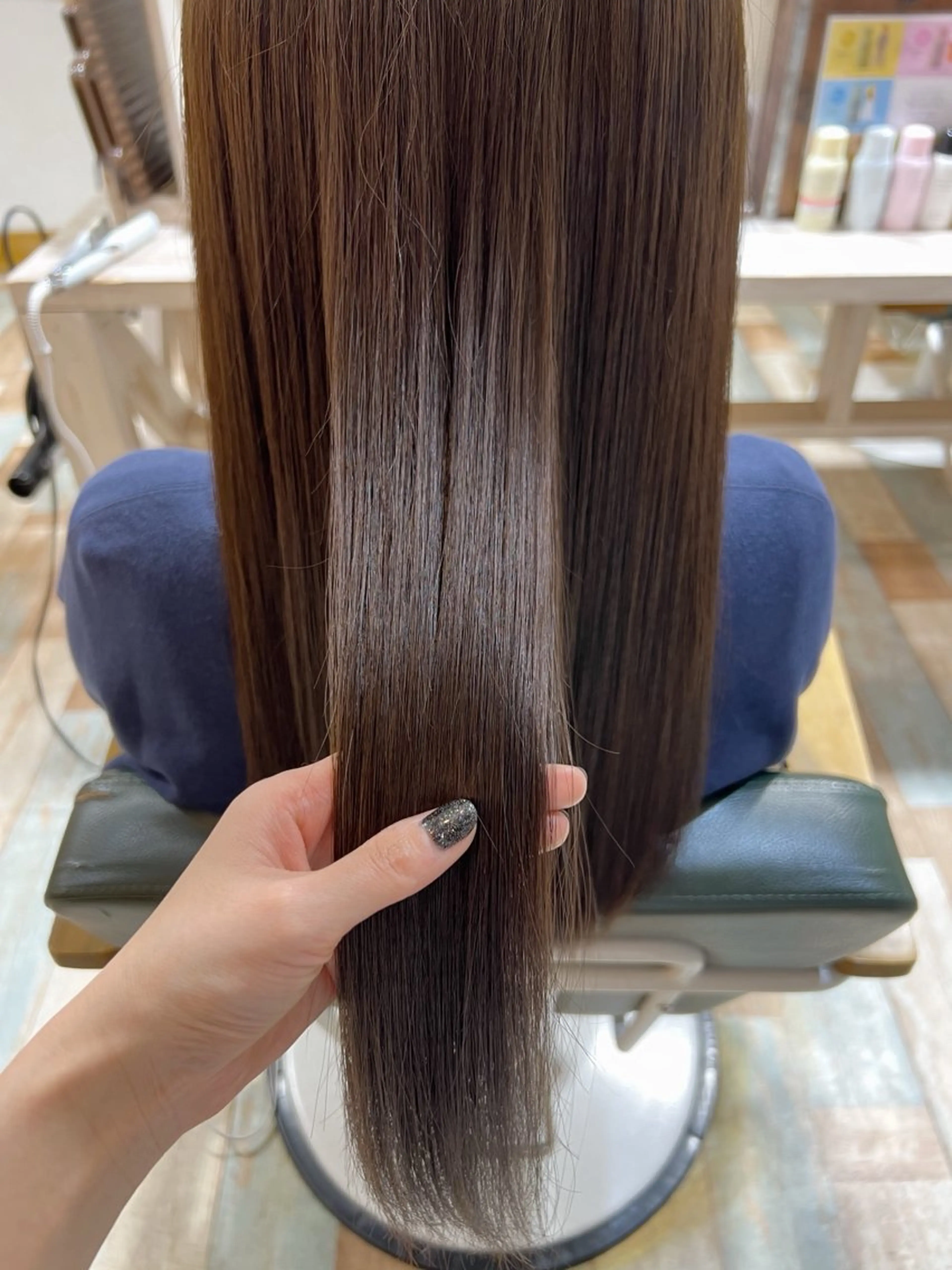 ロング カラー ブラウンカラー イヤリングカラー グレージュ ボブ 顔周りカット ヘアカラー トリートメント KANA/ボブ/ インナーカラー/艶髪のヘアスタイル