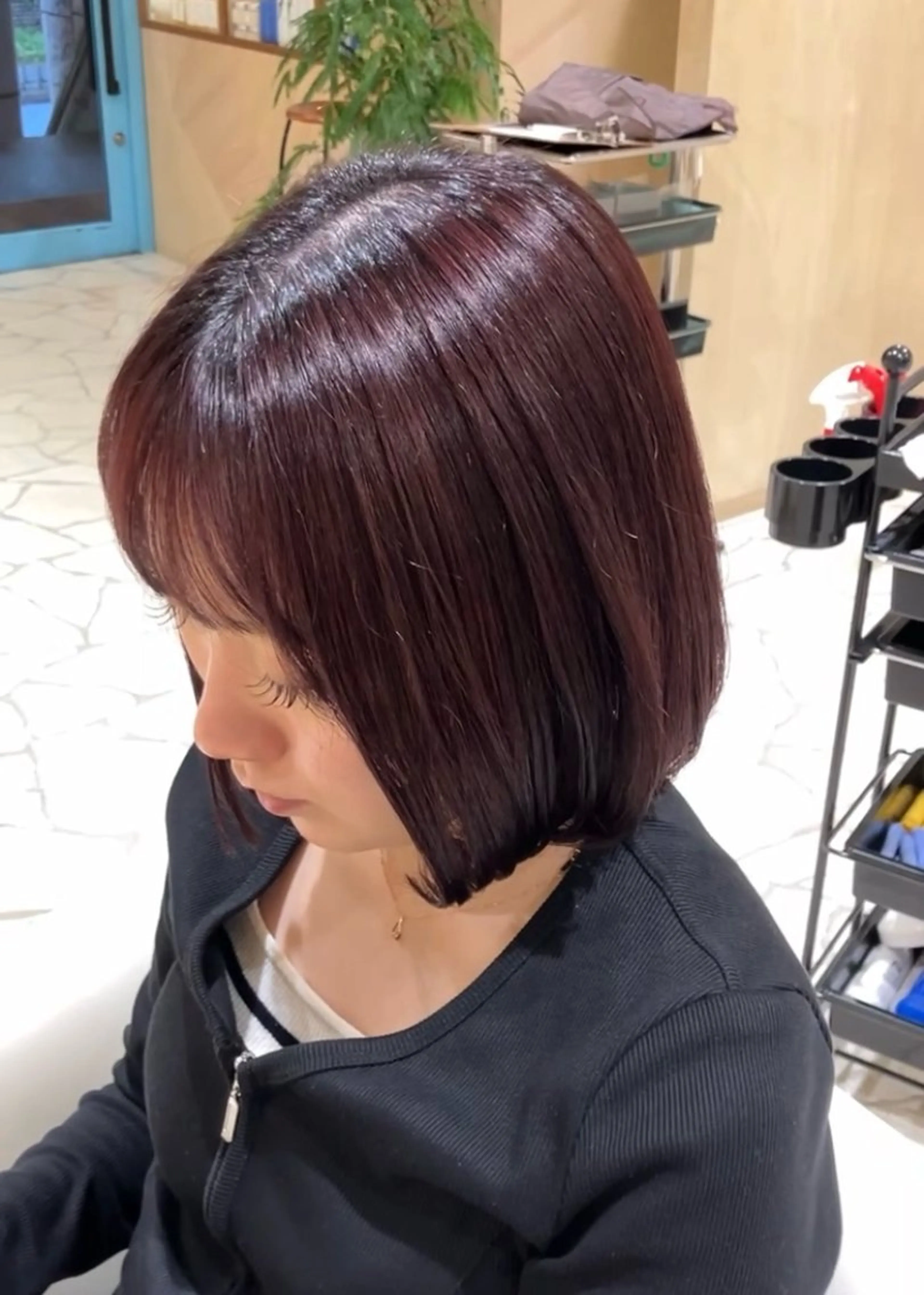 ミディアム カラー CYAN.栄店所属・久野 紗愛のヘアスタイル