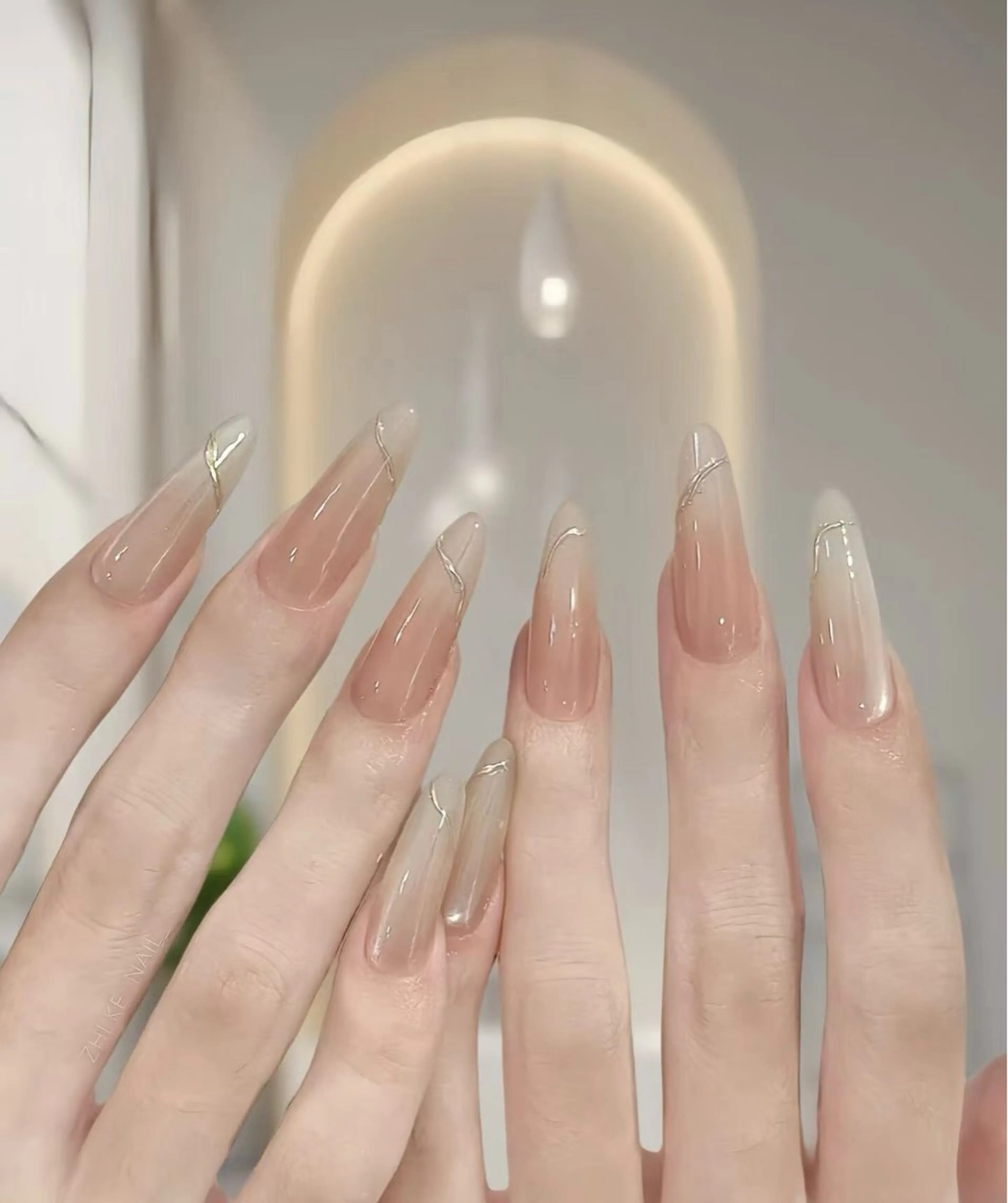 ネイル ハンドネイル 佐藤 依娜のネイルデザイン