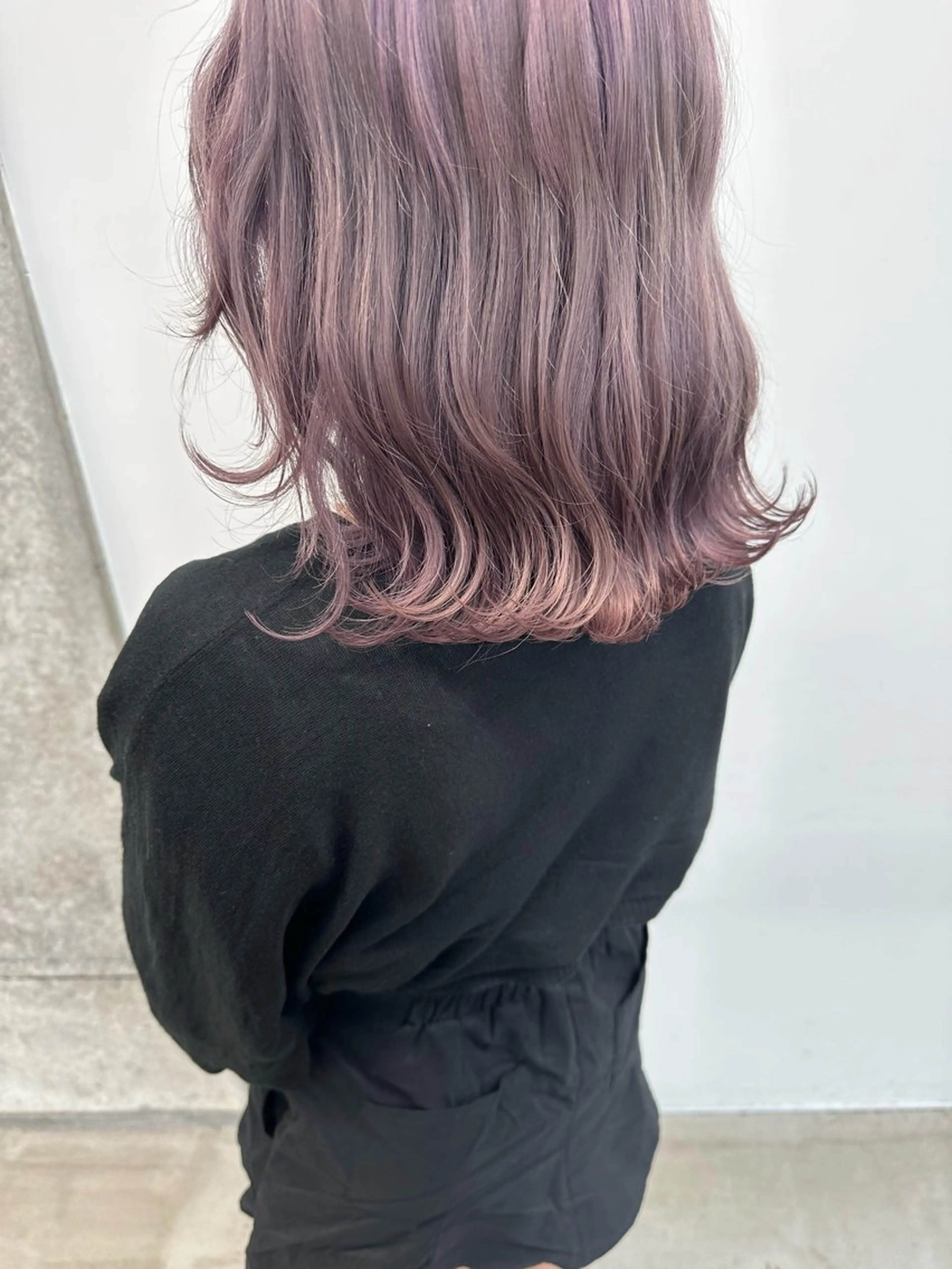 ミディアム カラー yuika .のヘアスタイル