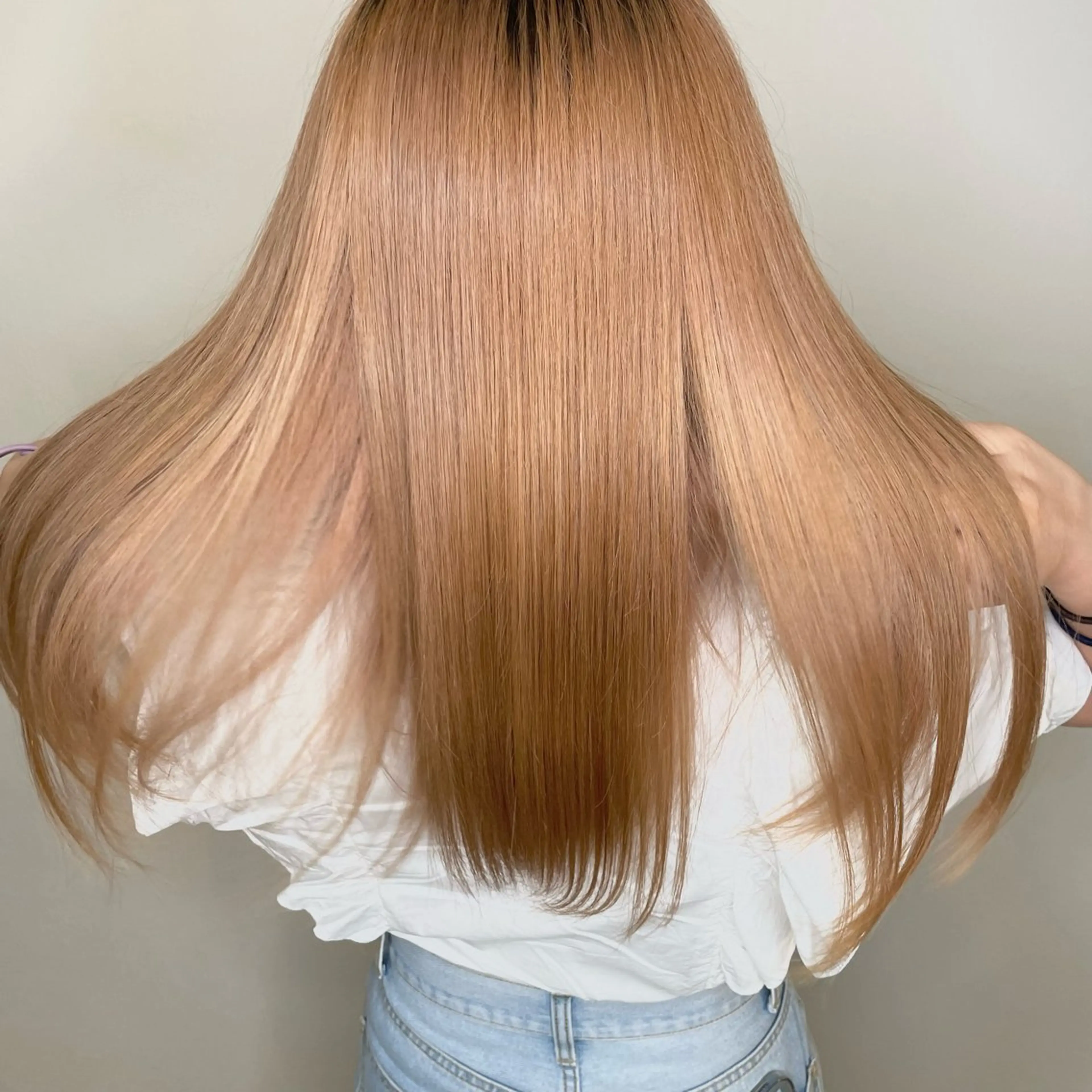 ロング カラー ブリーチ トリートメント 酸熱トリートメント sutekinakoto日野所属・小島 勤夢のヘアスタイル