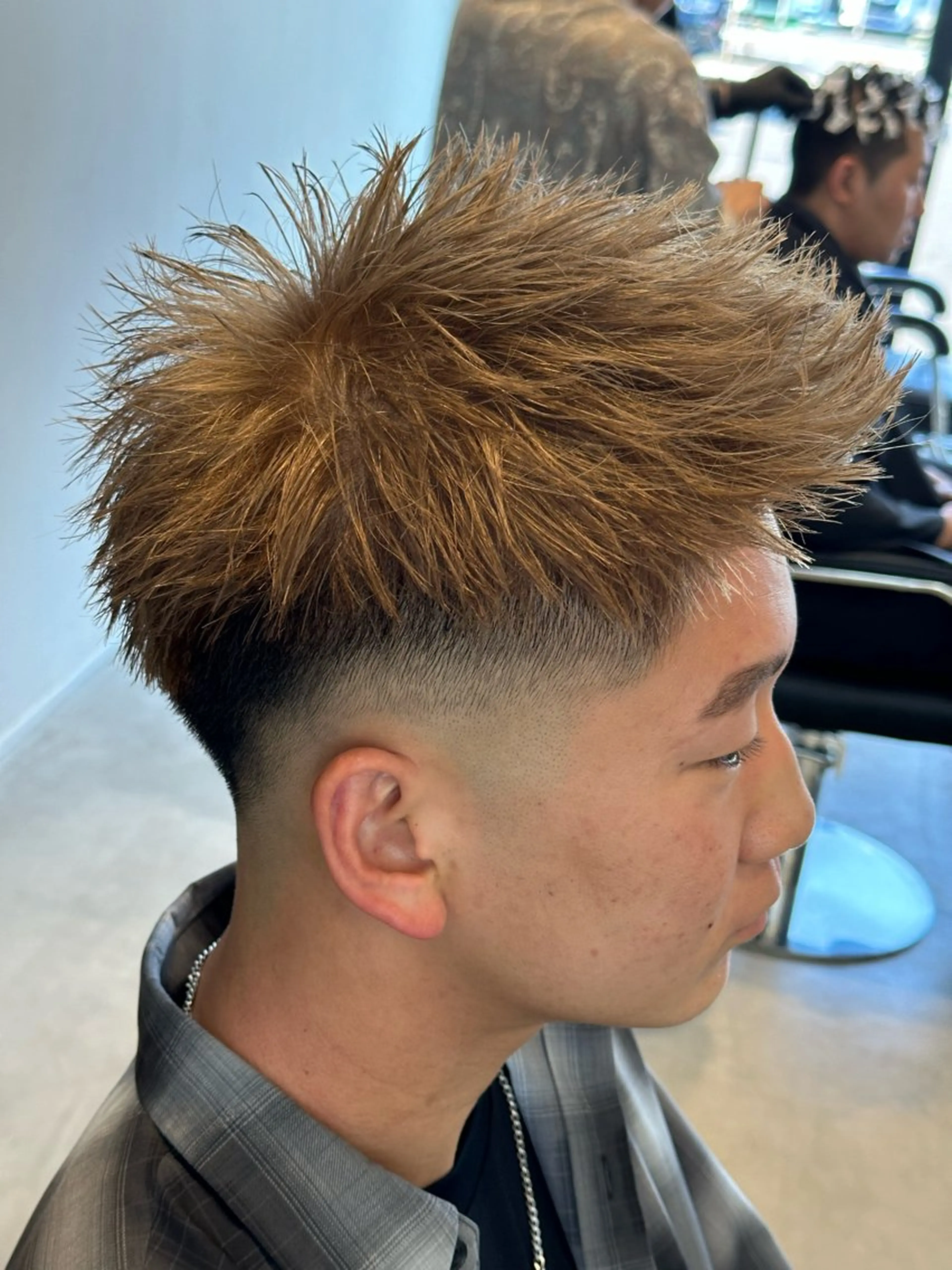 ショート メンズ モヒカン ヘアカラー メンズ専門美容師／ メンズパーマ／森口のヘアスタイル