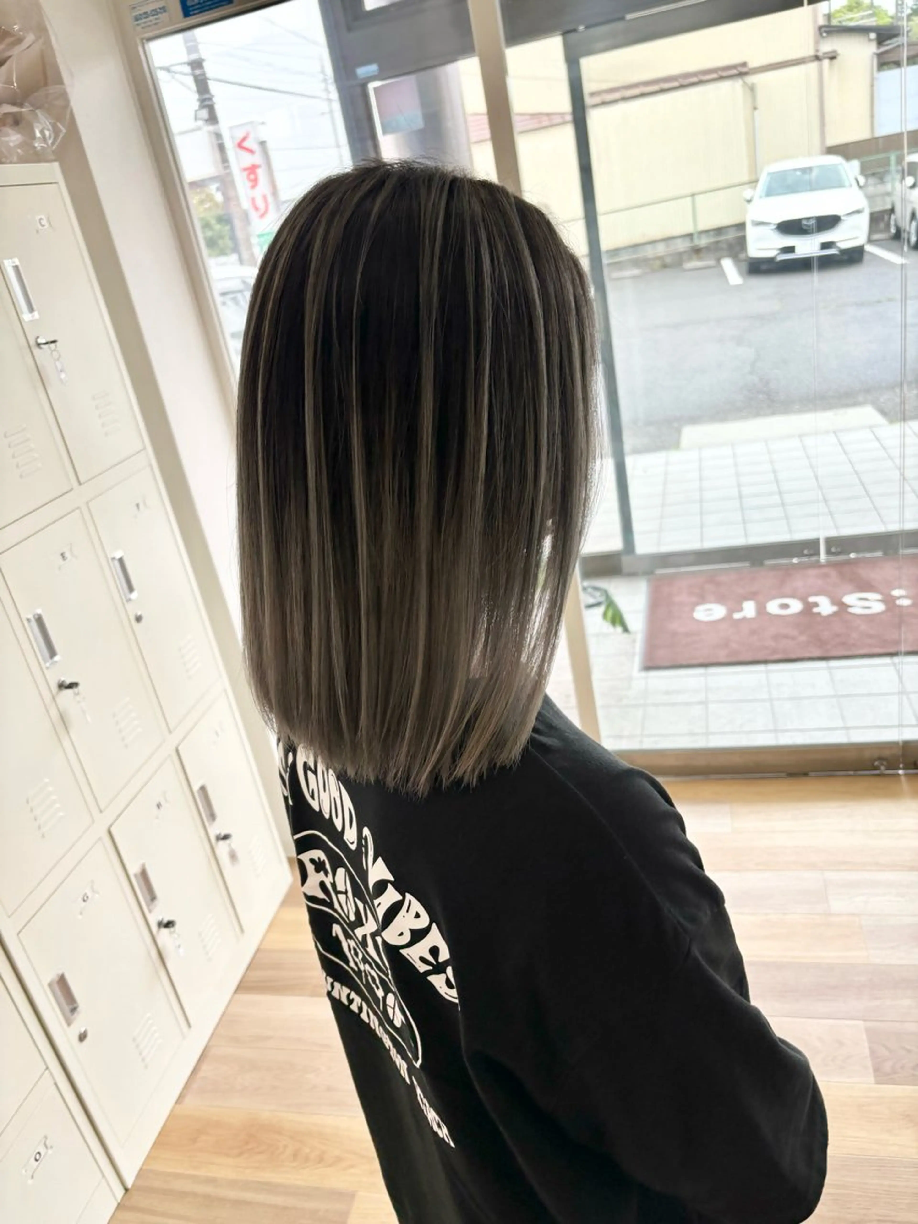 ミディアム LAFRE （ラフリ）所属・ケアブリーチ 黒瀬有汰のヘアスタイル