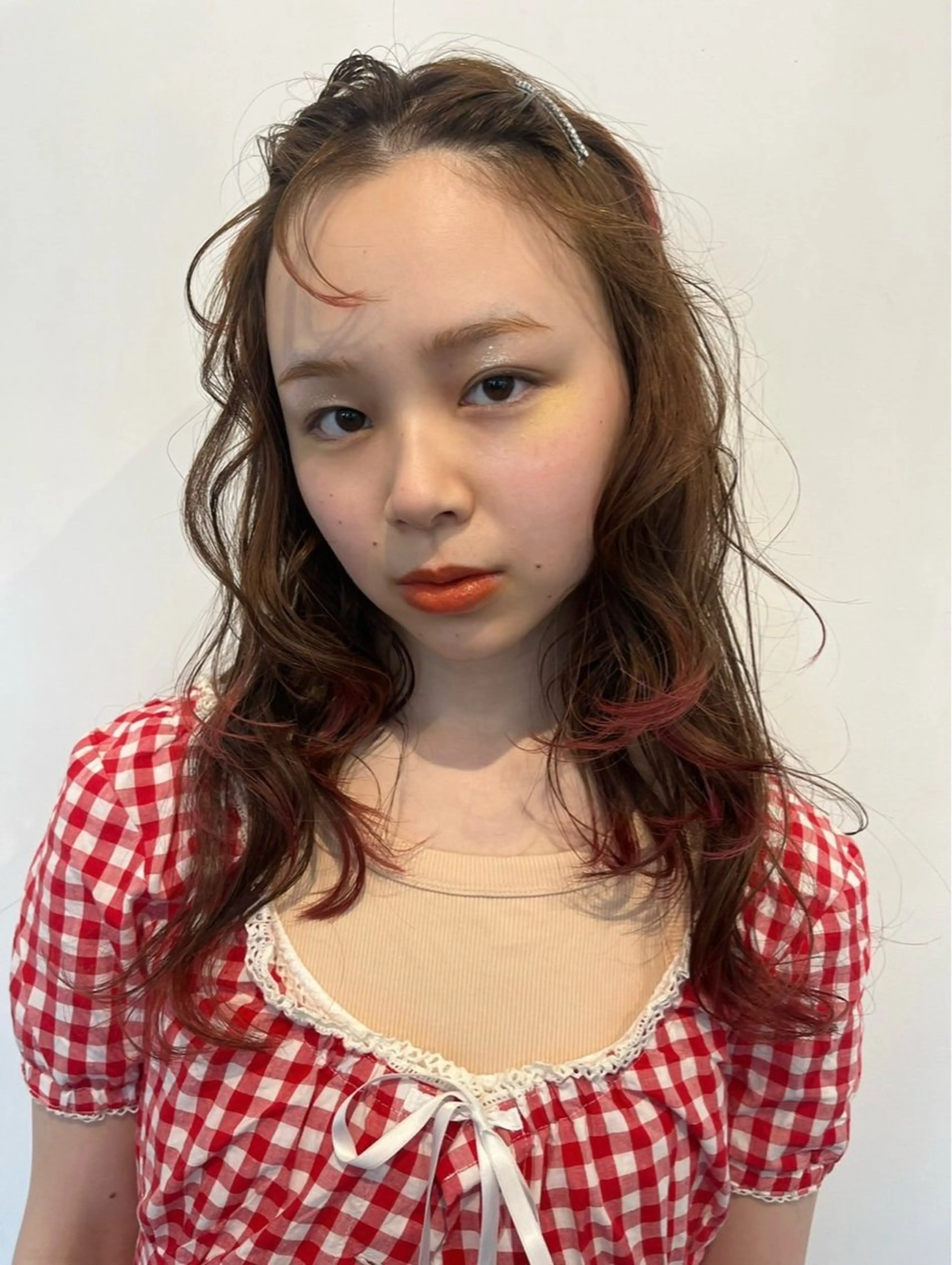 セミロング 室屋 鈴音のヘアスタイル