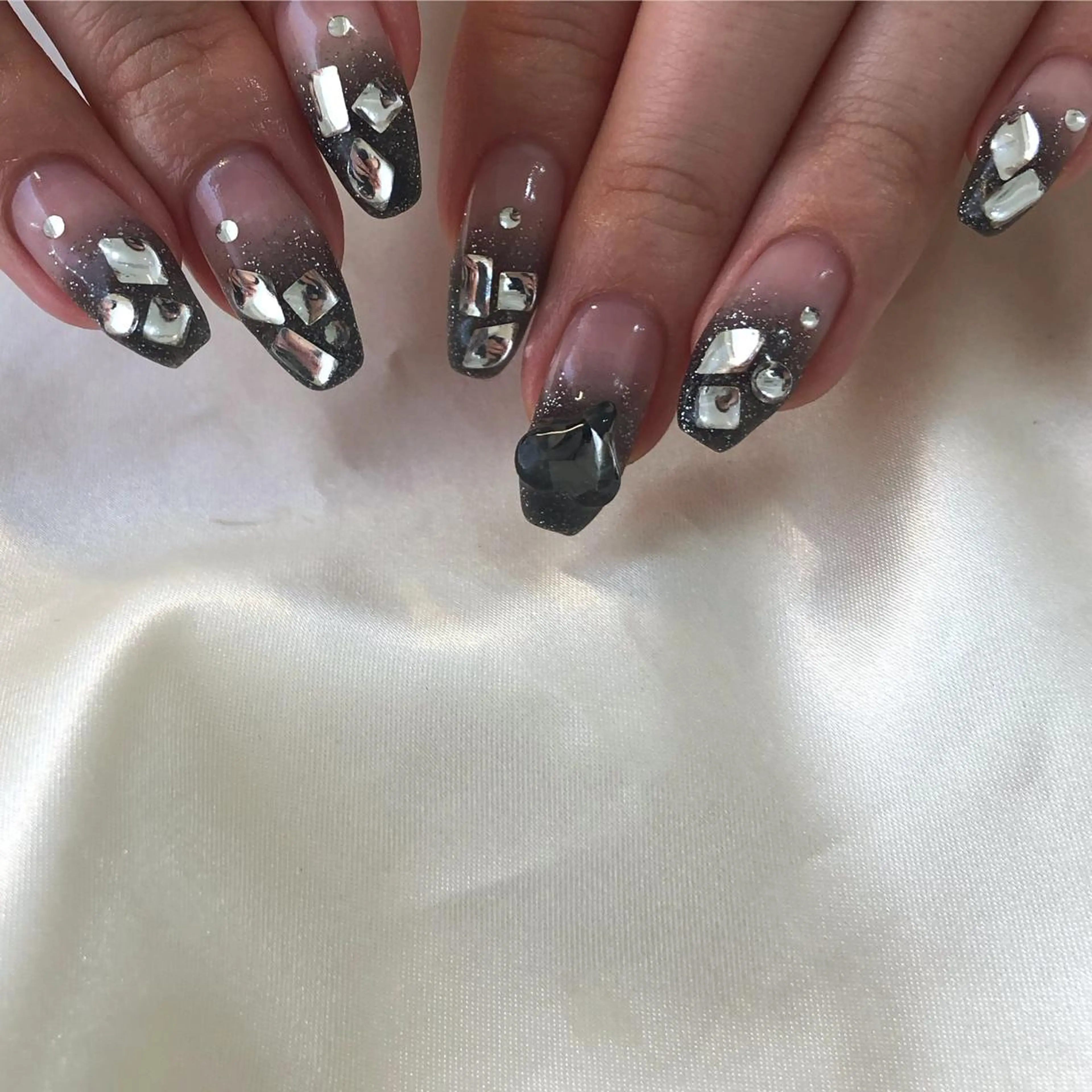 ネイル ハンドネイル ViViA momokaのネイルデザイン