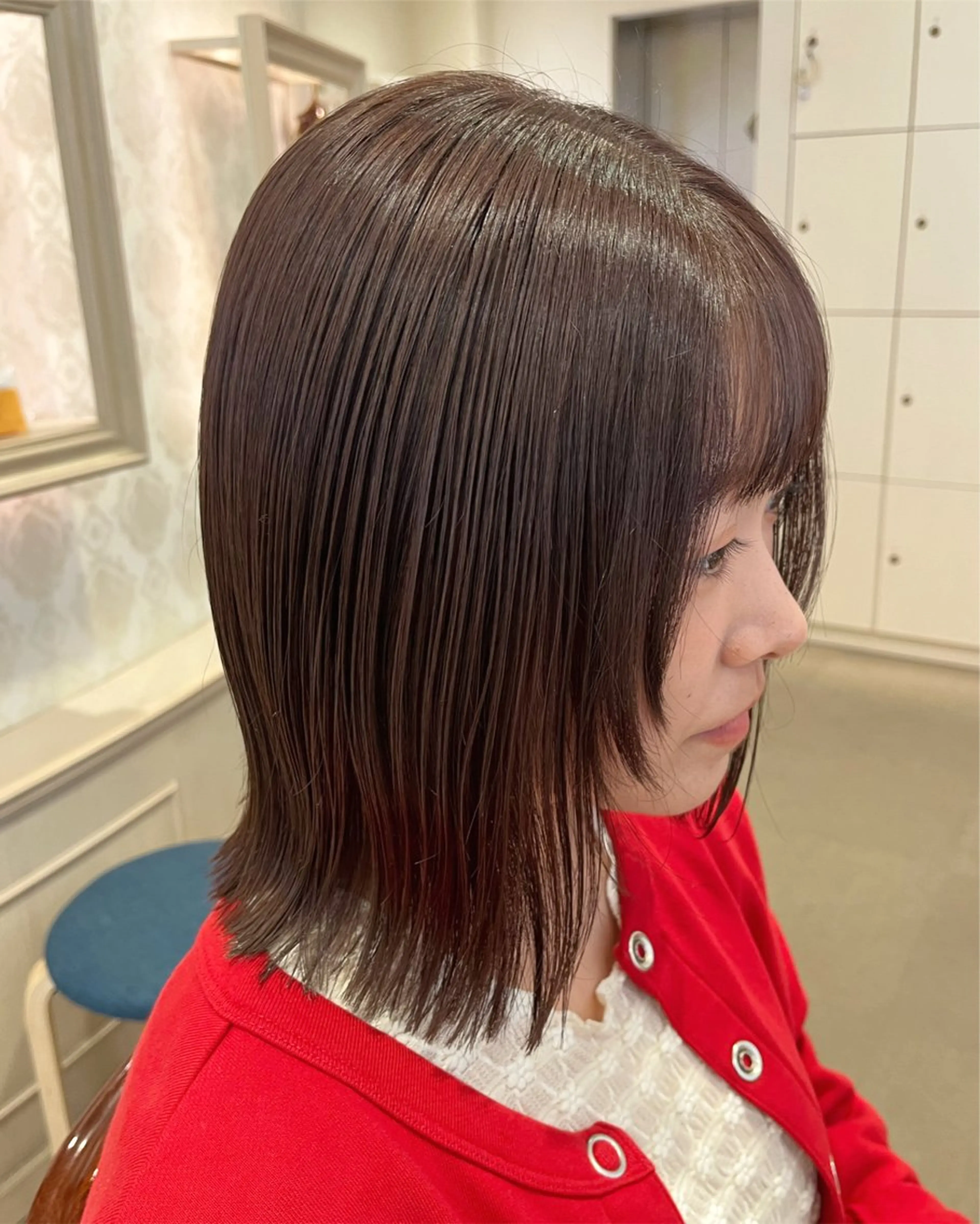 ミディアム カラー 切りっぱなしボブ ベージュカラー ブリーチ ブラウンカラー ラベンダーカラー カット ヘアカラー トリートメント サソウ ユリエ🥥のヘアスタイル