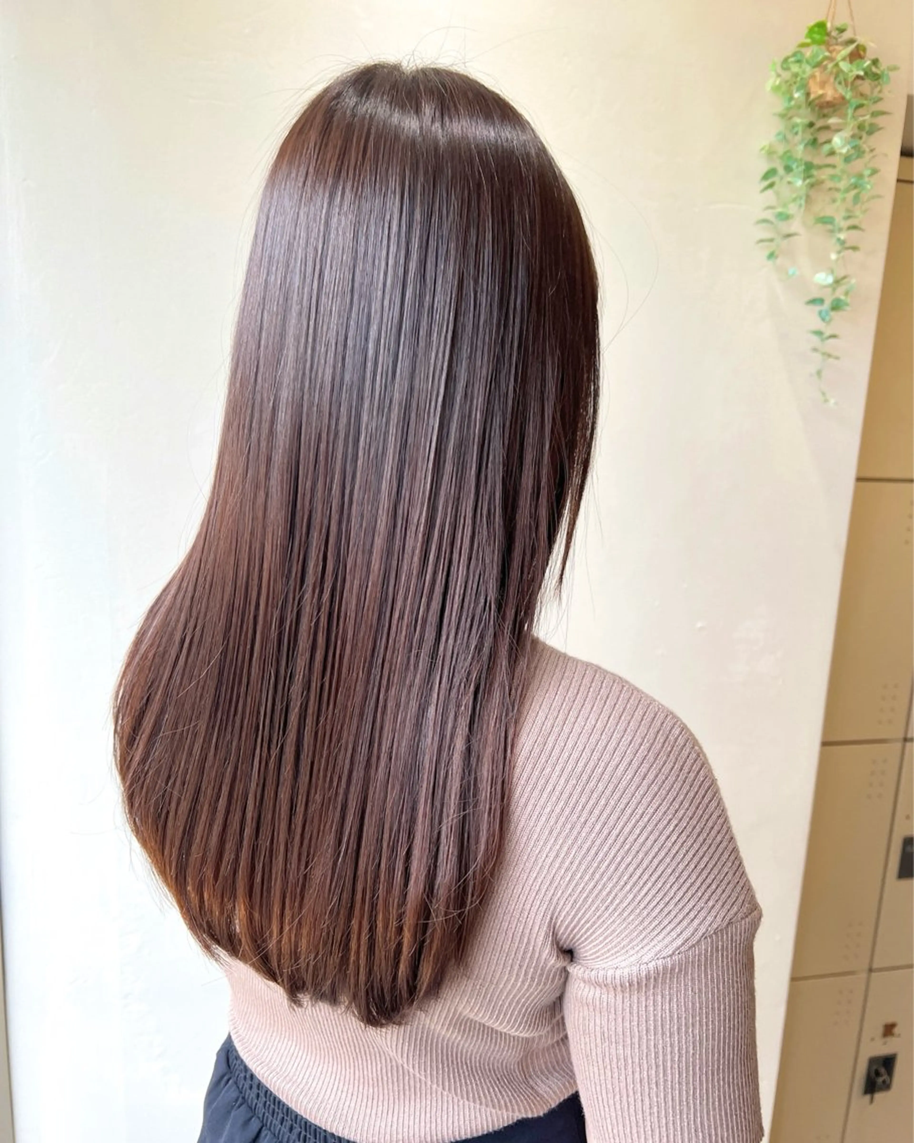 カラー AIconic nagoya所属・縮毛矯正/ レイヤー/ミディアムのヘアスタイル