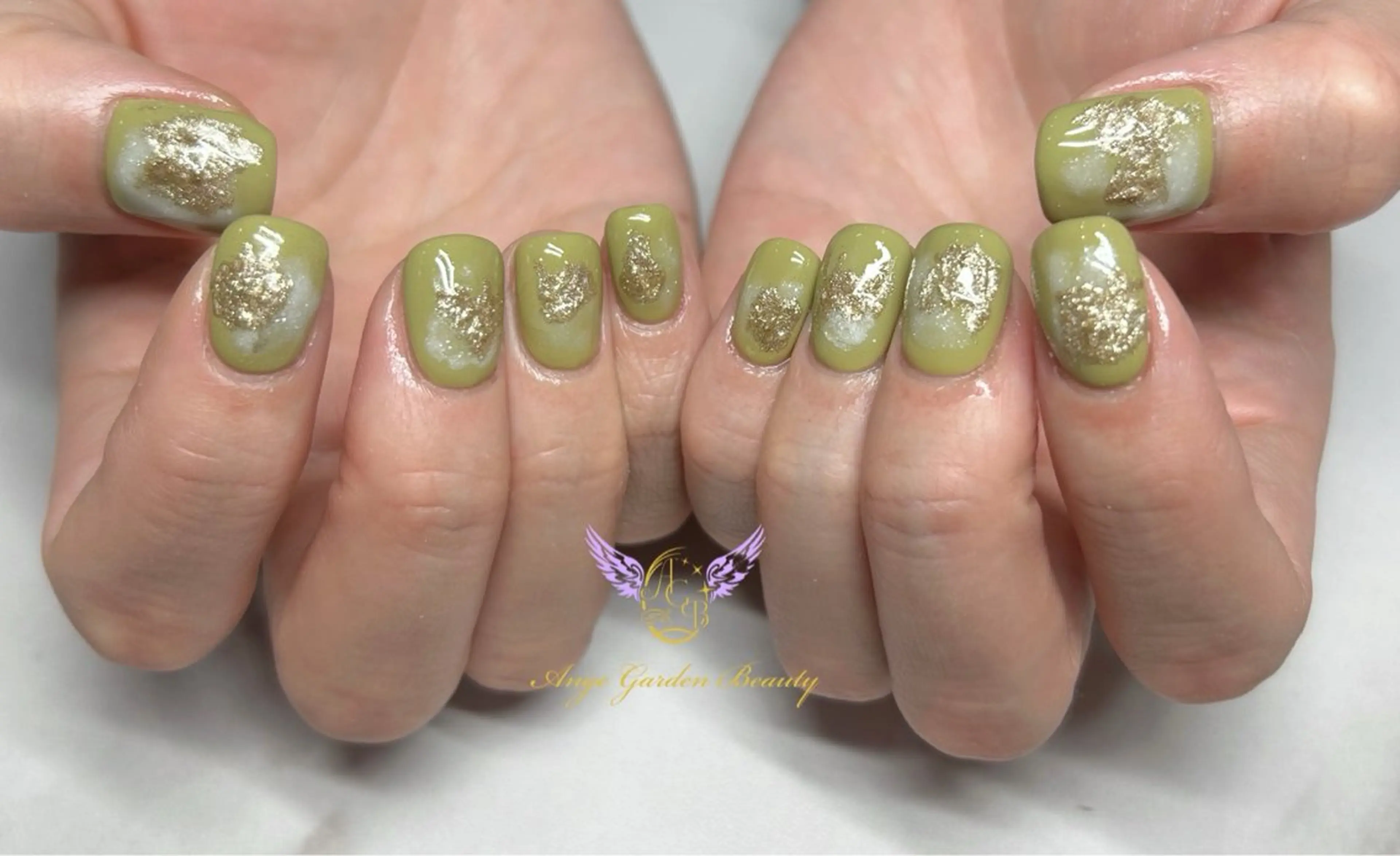 ネイル 持ち込み ニュアンスネイル ピスタチオネイル ホワイト ハンドネイル AngeGarden Beautymihoのネイルデザイン