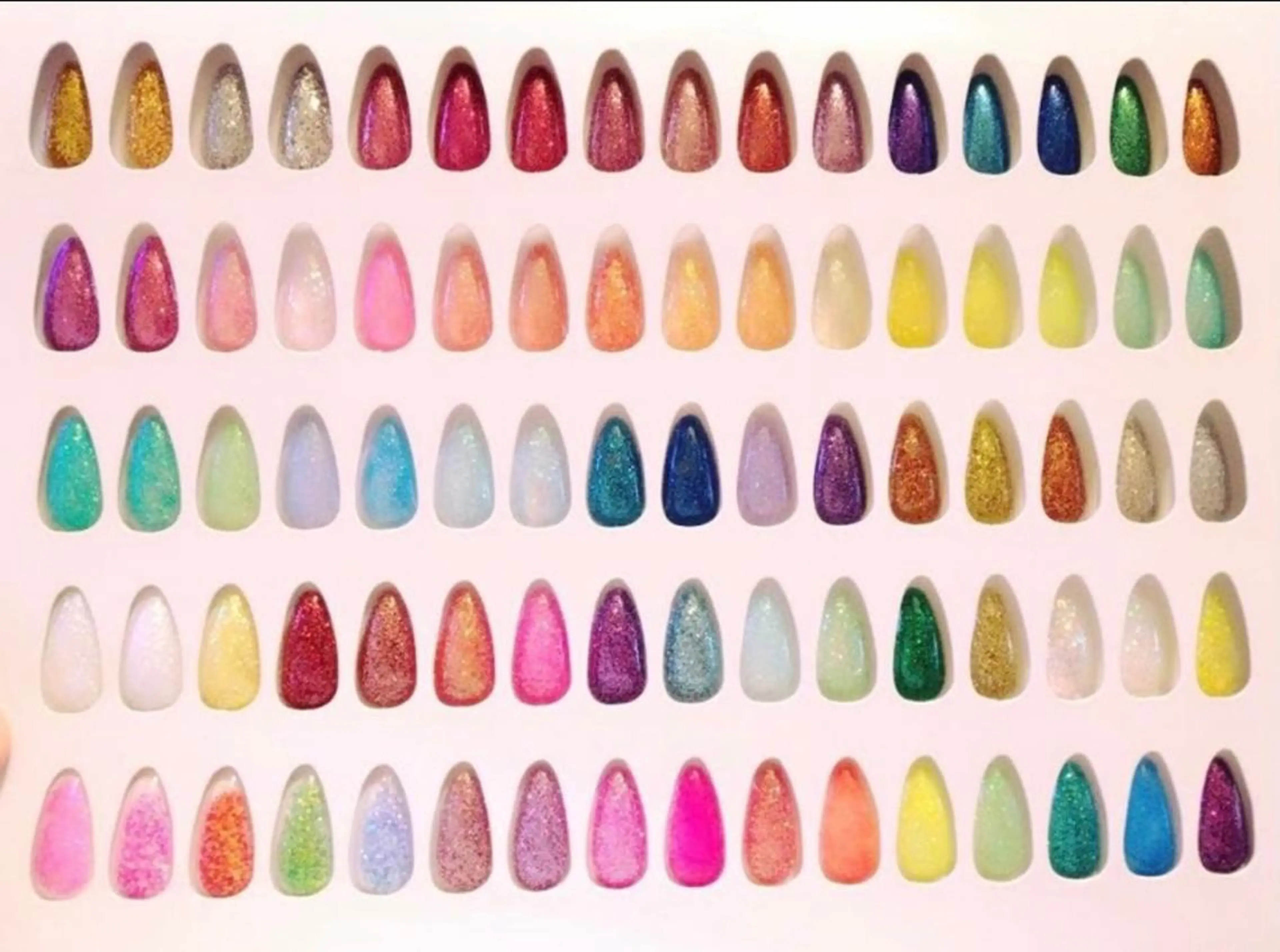 ネイル ラメ(グリッター) SHIKI モリンガ蒸し/水光肌のエステ・リラクイメージ