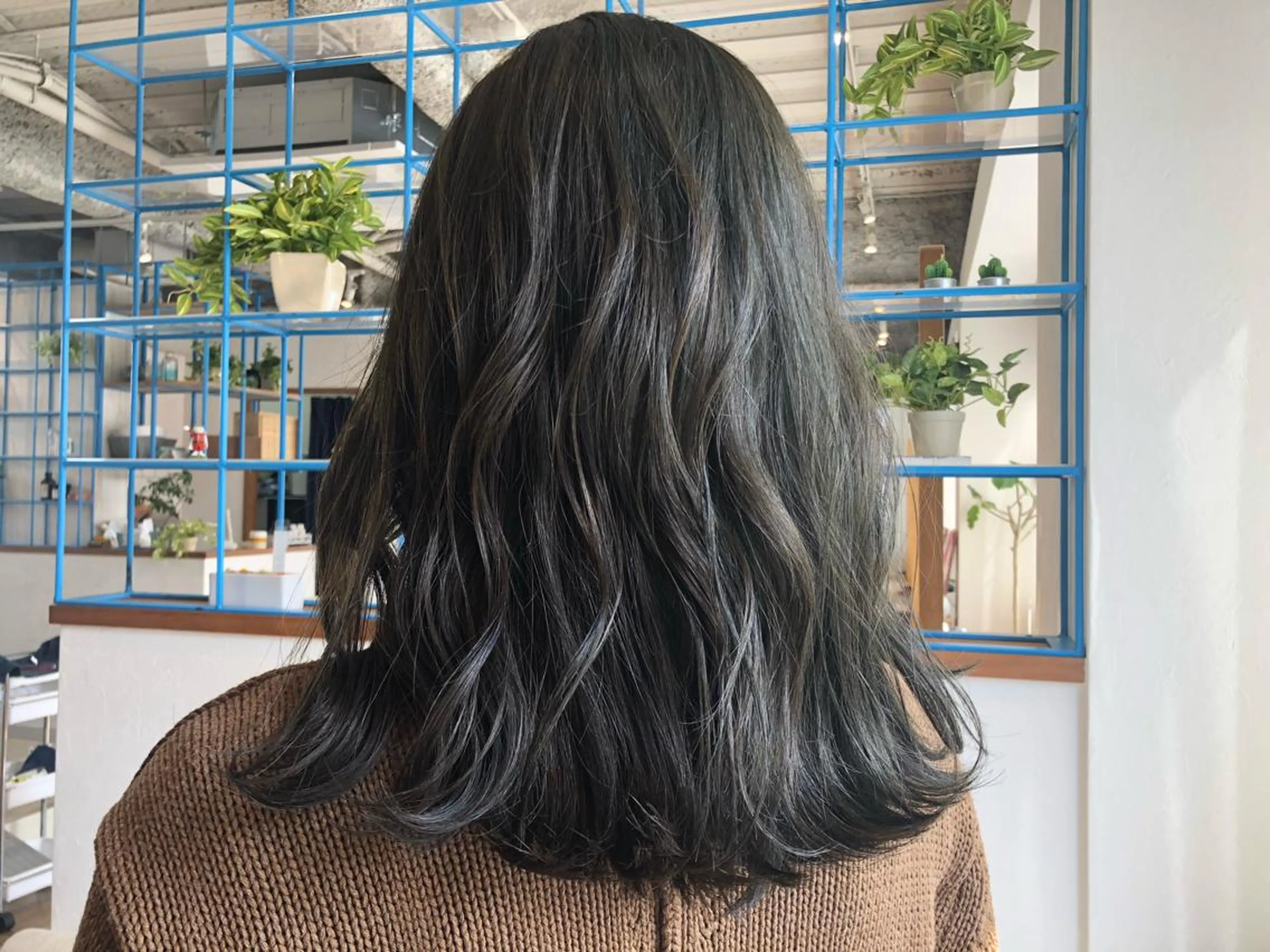 ミディアム カラー Ate by little所属・青木 梢のヘアスタイル