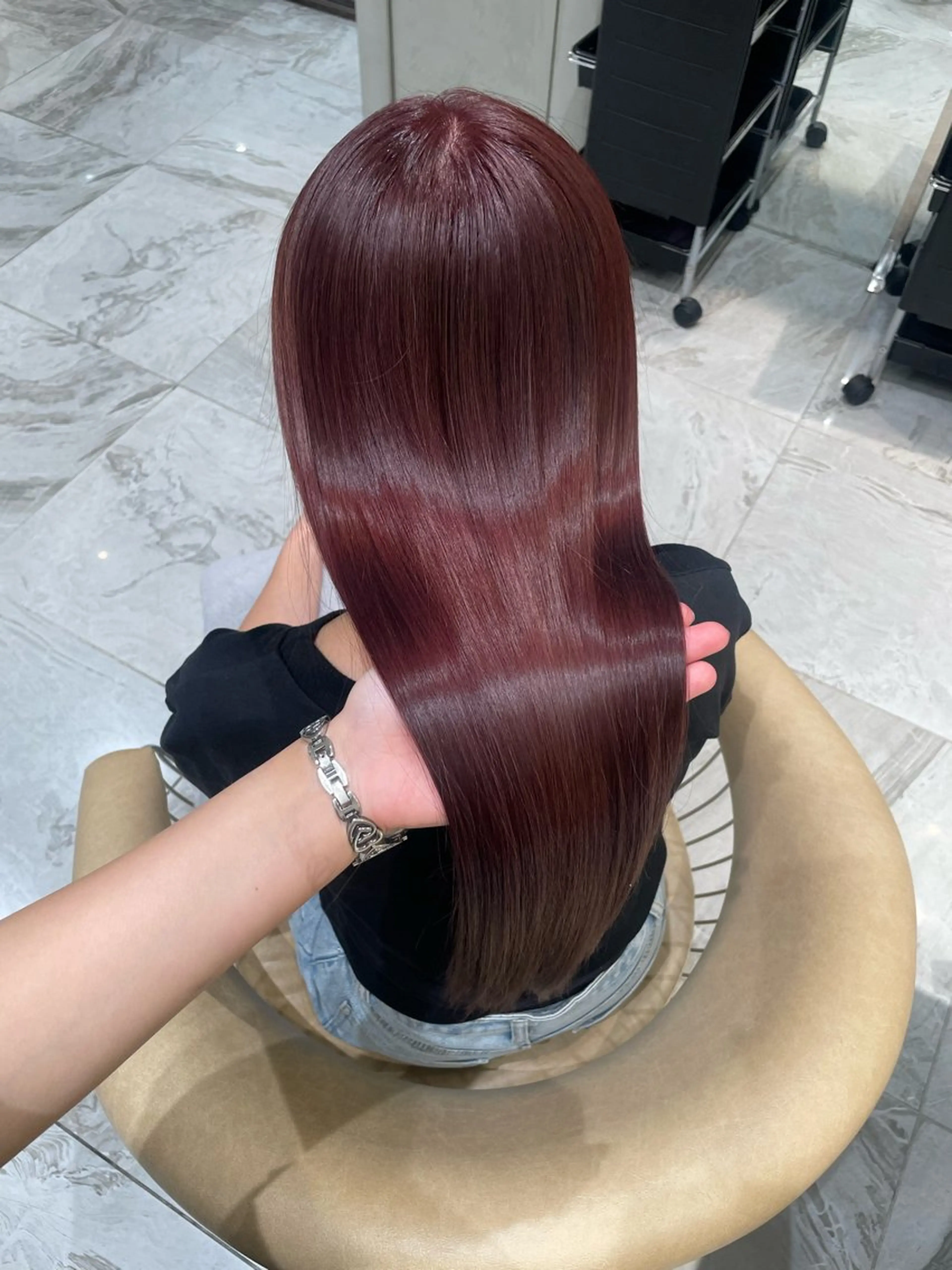 ロング Lond jeloud （ロンドジュルード）所属・にちか/暖色カラー /透明感カラーのヘアスタイル