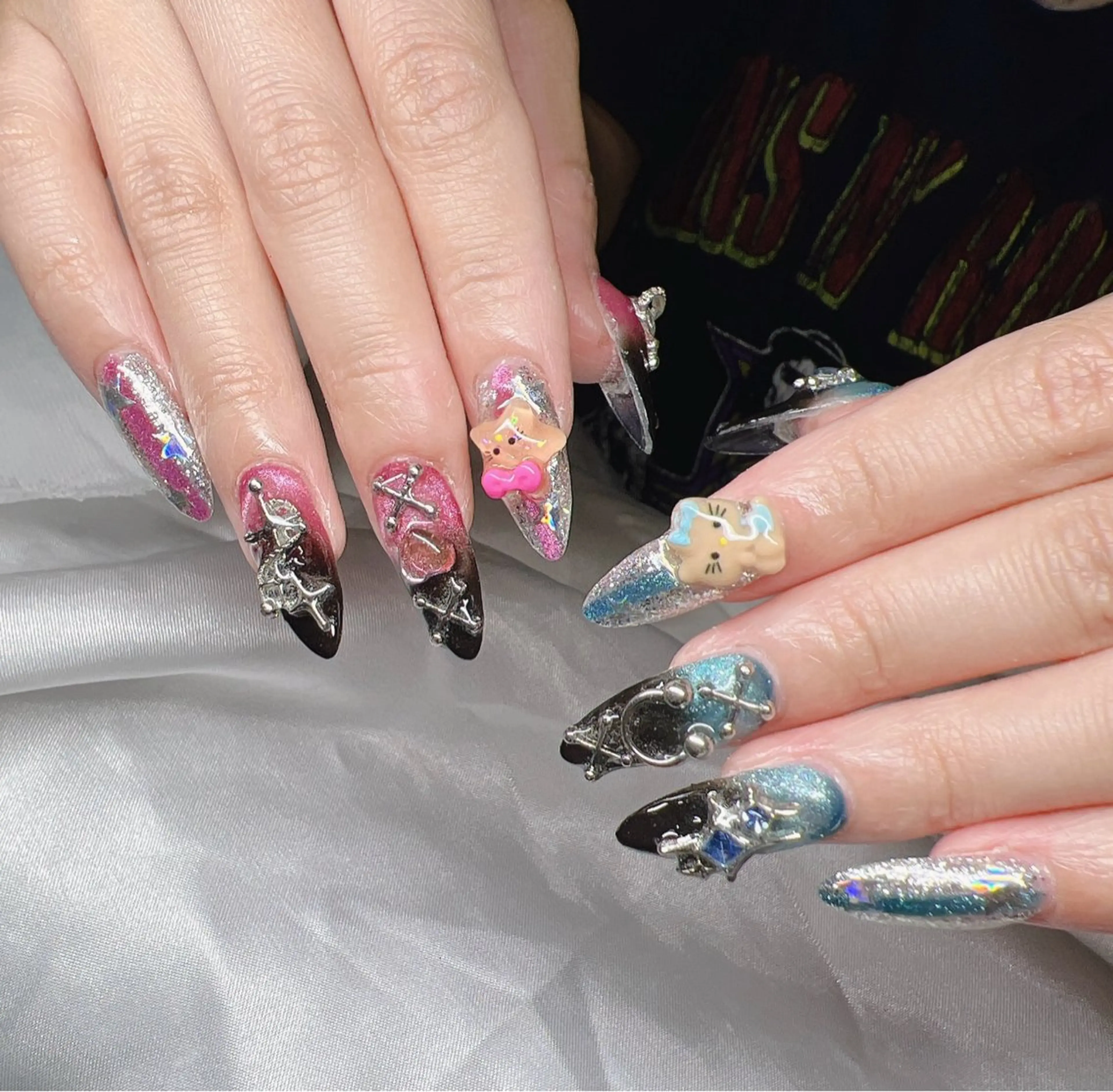 ネイル 長さ出し グラデーション 卒業式 キラキラネイル マグネットネイル ハンドネイル Lee Nailsのネイルデザイン