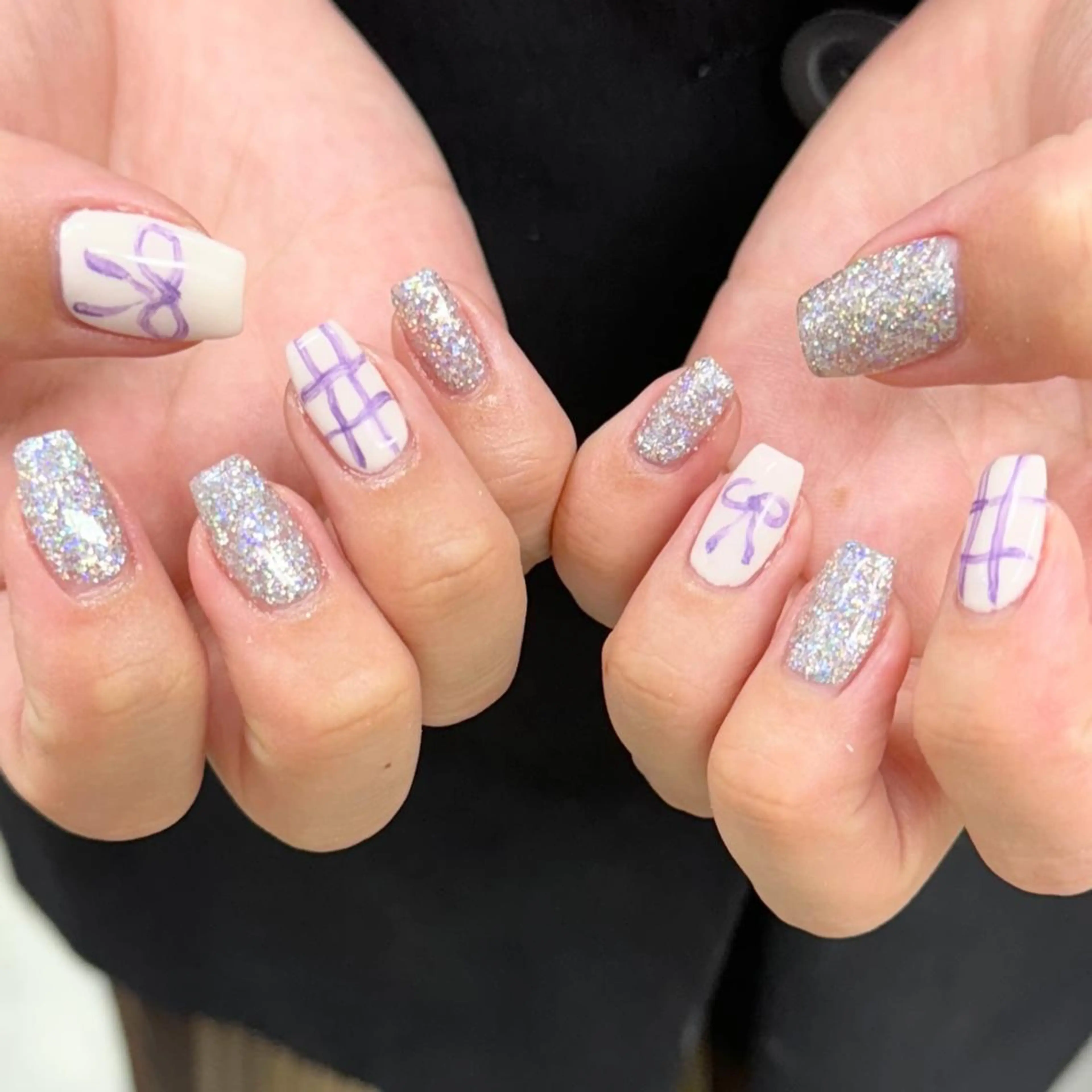 ネイル ジェルネイル 韓国ネイル ニュアンスネイル リボン ワンホンネイル nailstudio eviz新宿店のネイルデザイン