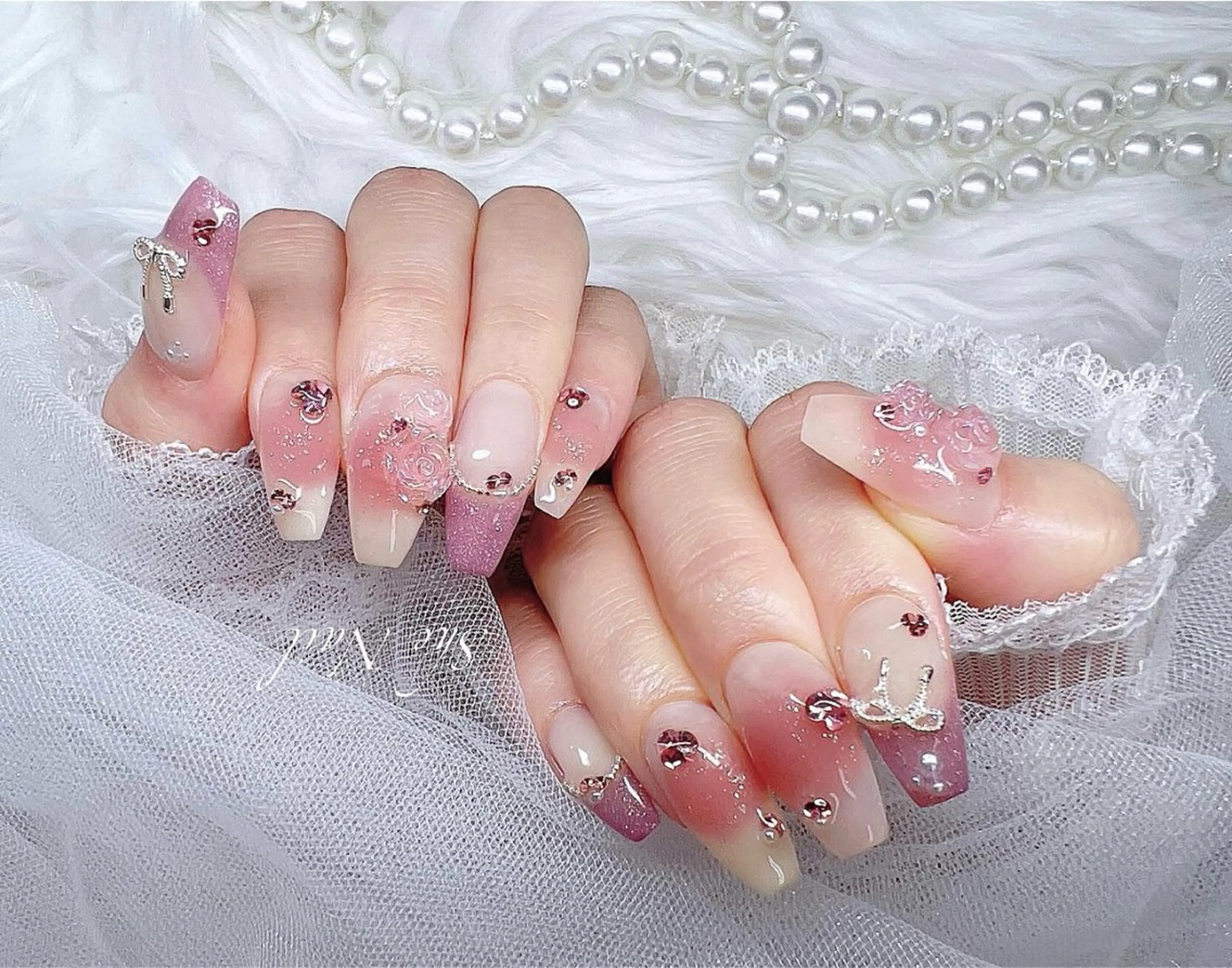 ネイル チークネイル 長さ出し フレンチネイル ガラスフレンチ キラキラネイル She   Nail所属・ISA_ BELLAのネイルデザイン