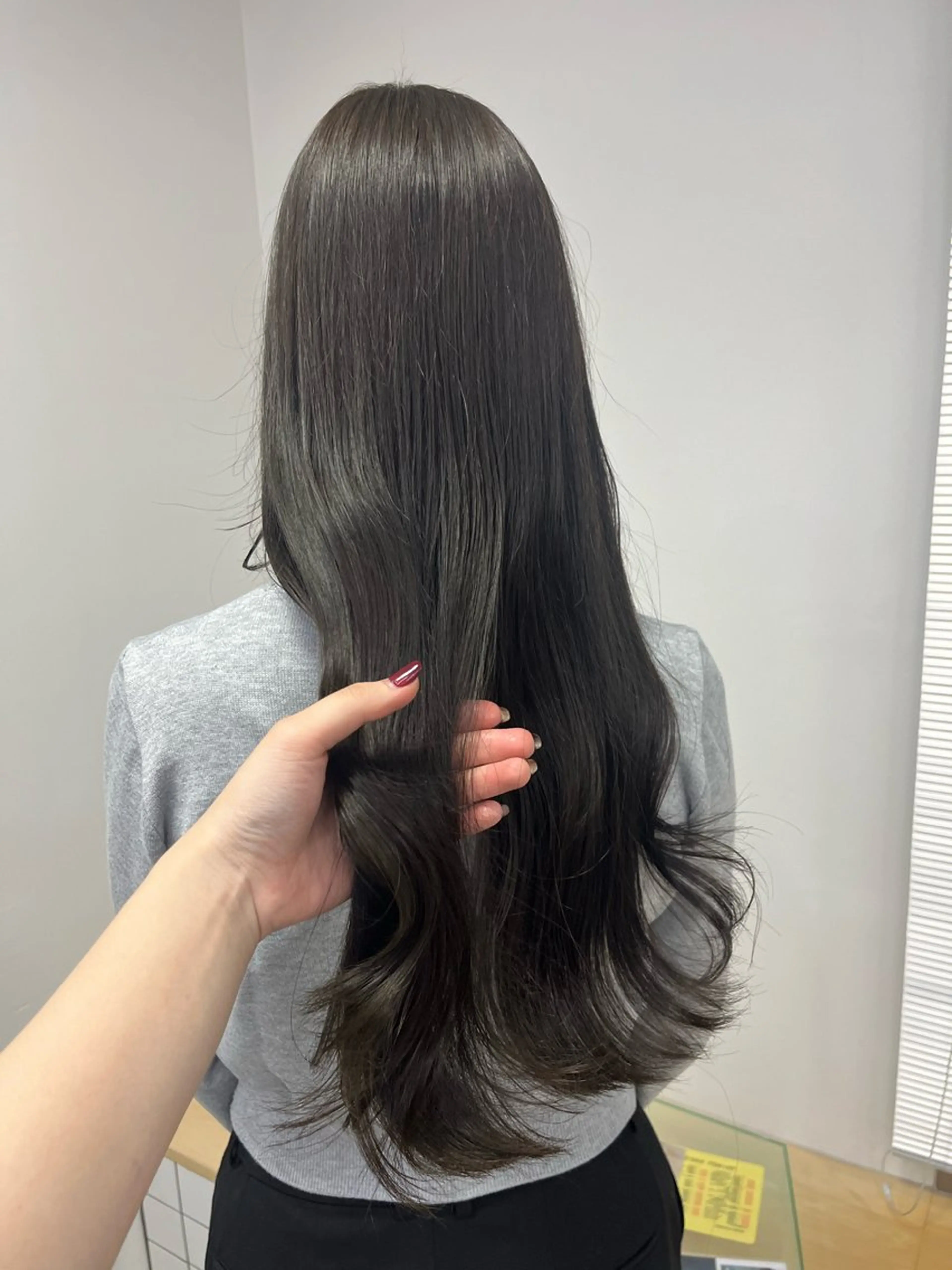 カラー 透明感カラー グレージュ chika/艶カラー /似合わせカラーのヘアスタイル