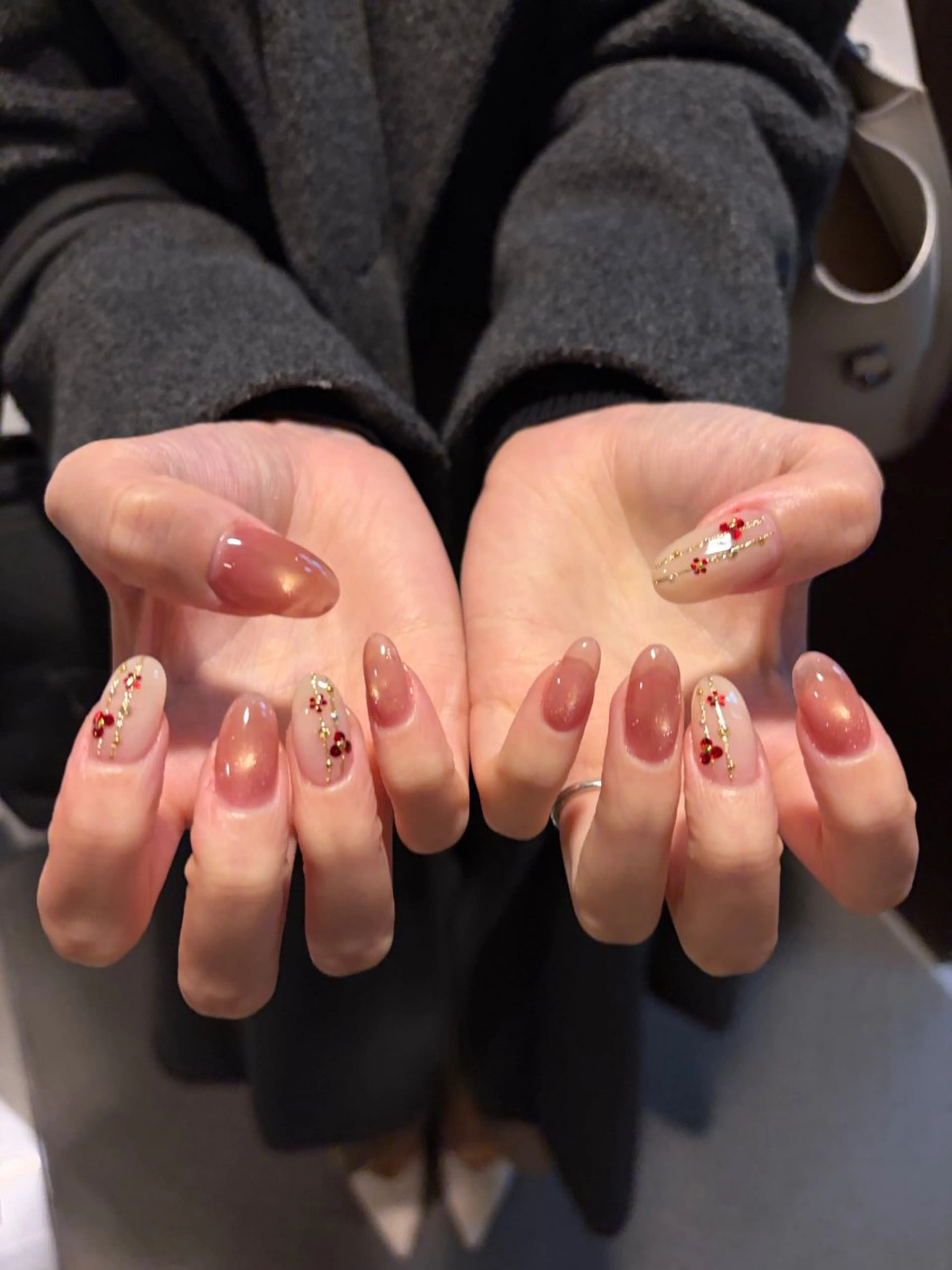 ネイル ハンドネイル R2-O2 nailのネイルデザイン