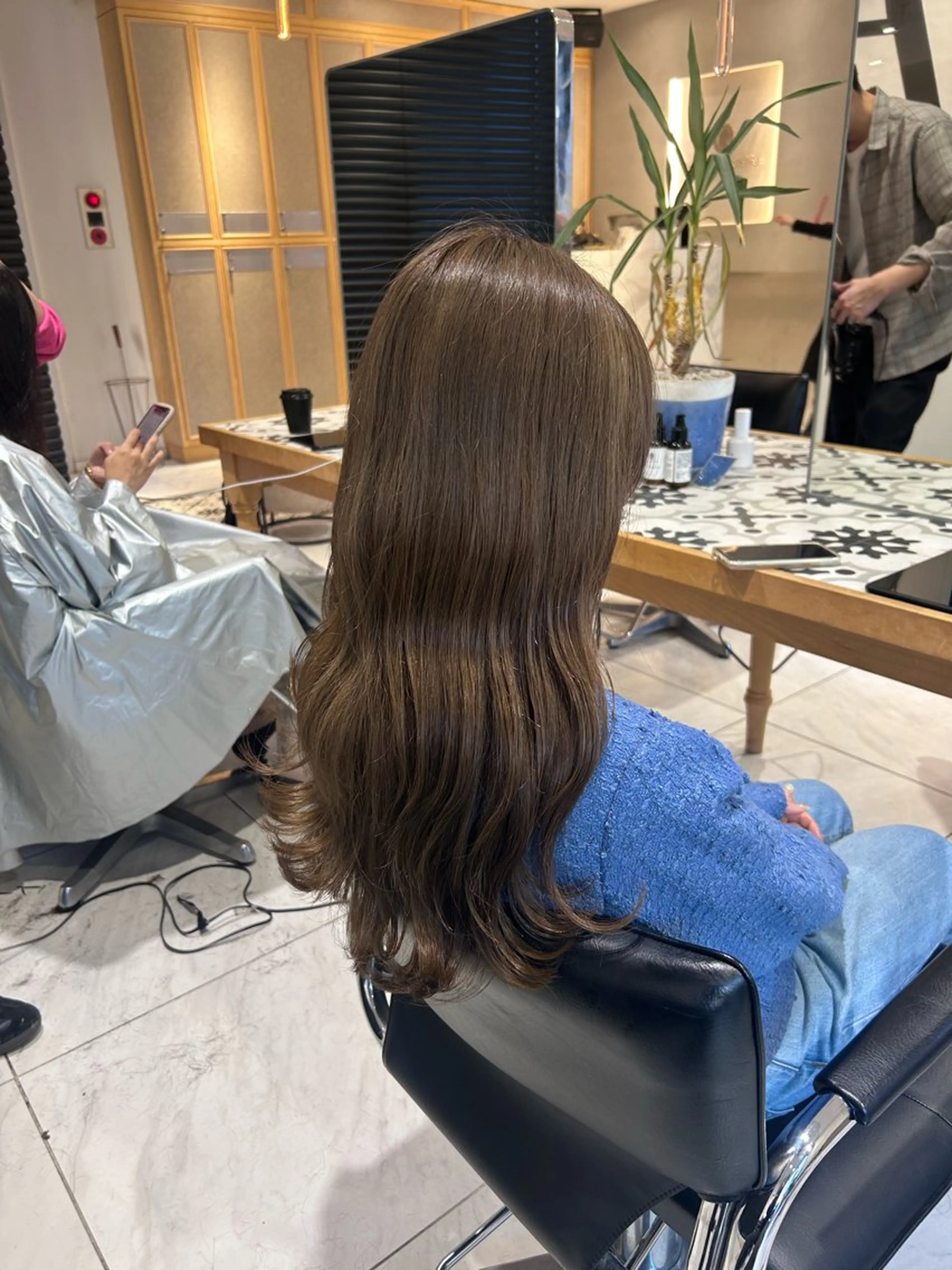 ロング カラー ベージュカラー ブリーチ 透明感カラー レイヤー小顔ショート 吉田ジョウのヘアスタイル