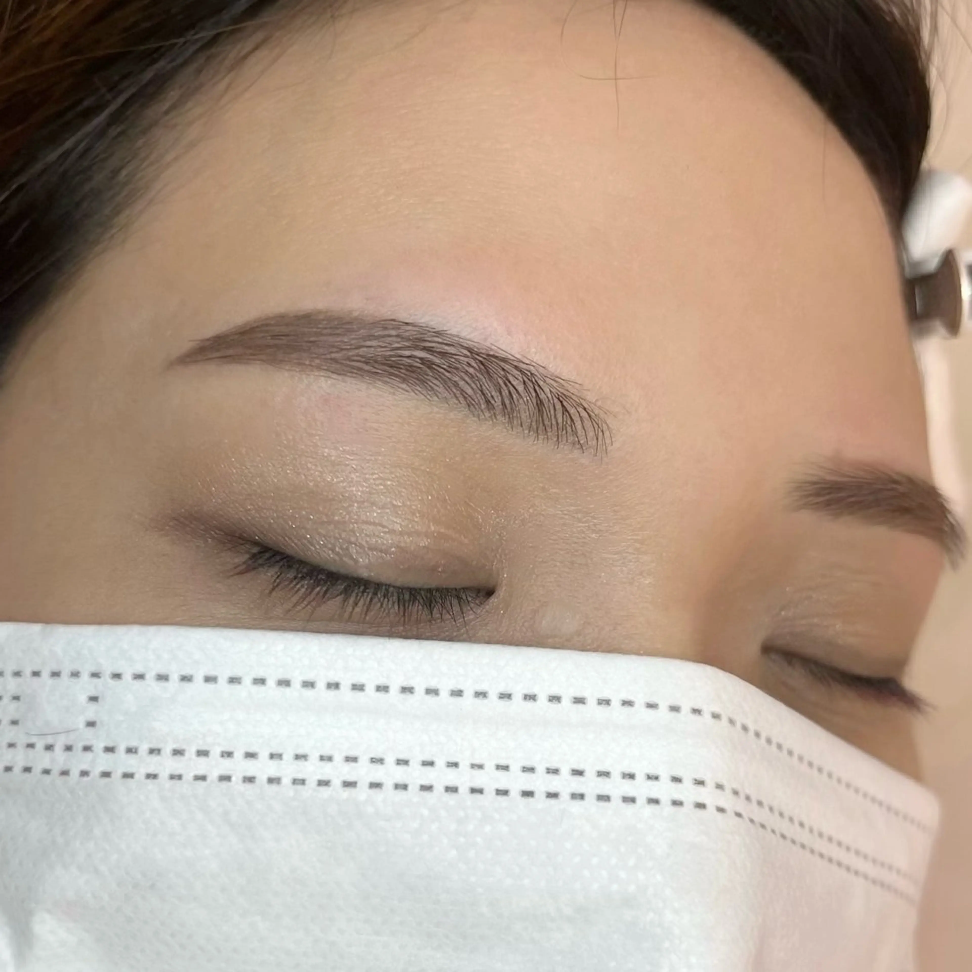 アイブロウ 眉毛ワックス脱毛 マツパ IRIS🫧 Ayaのマツエク・マツパデザイン