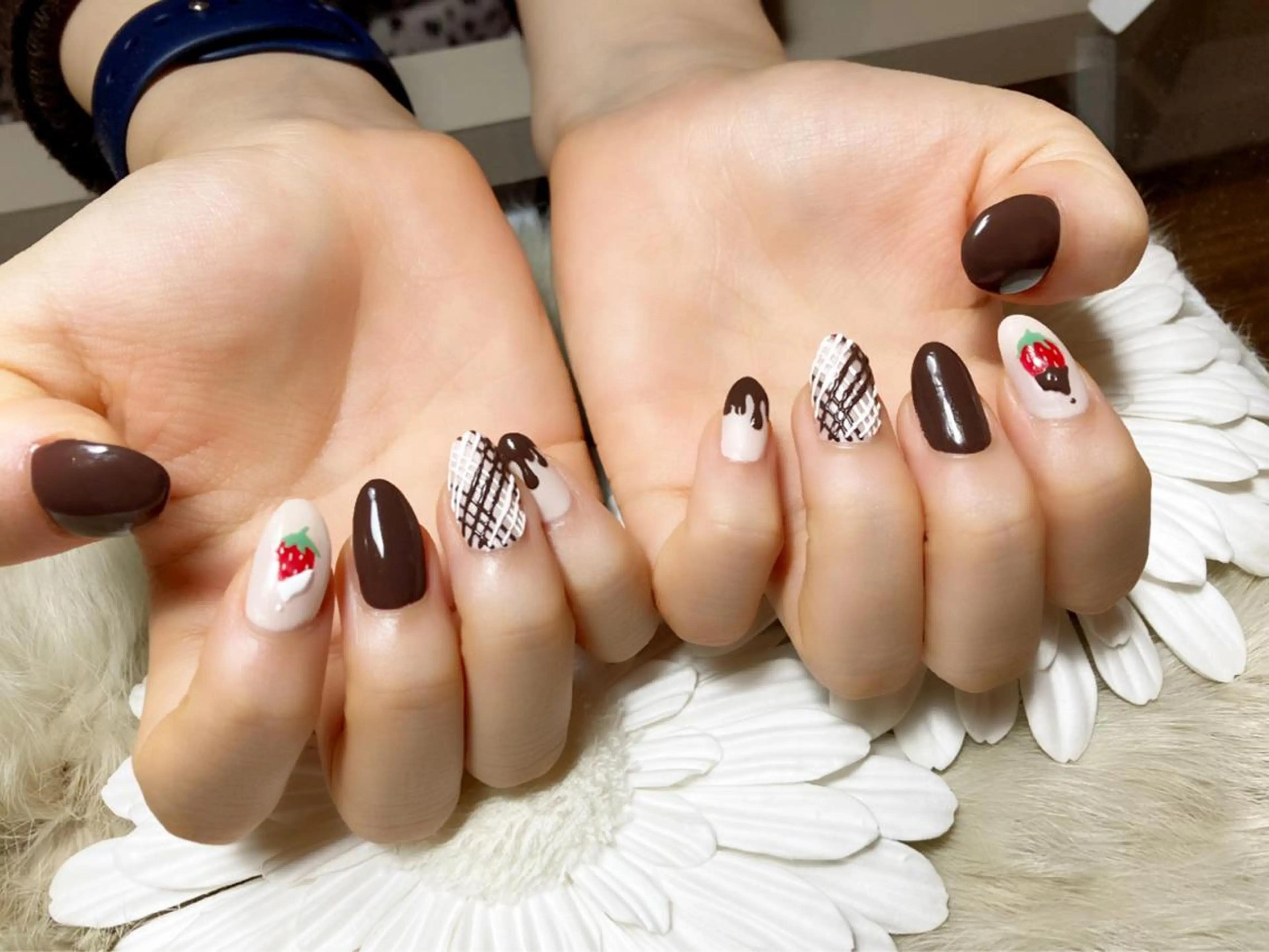 ネイル Yakko pas á pasのネイルデザイン